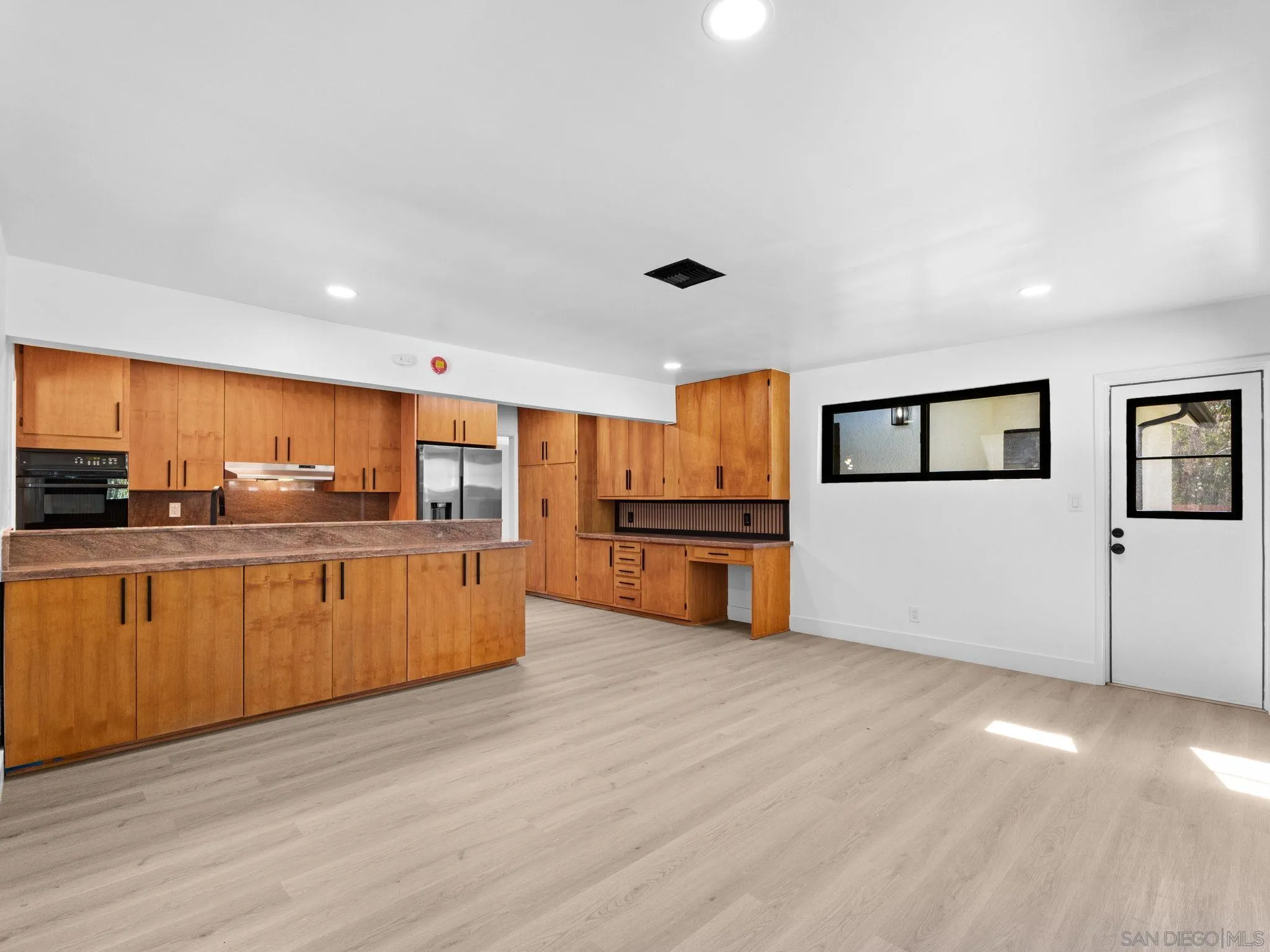2458 Littleton, El Cajon, CA 92020