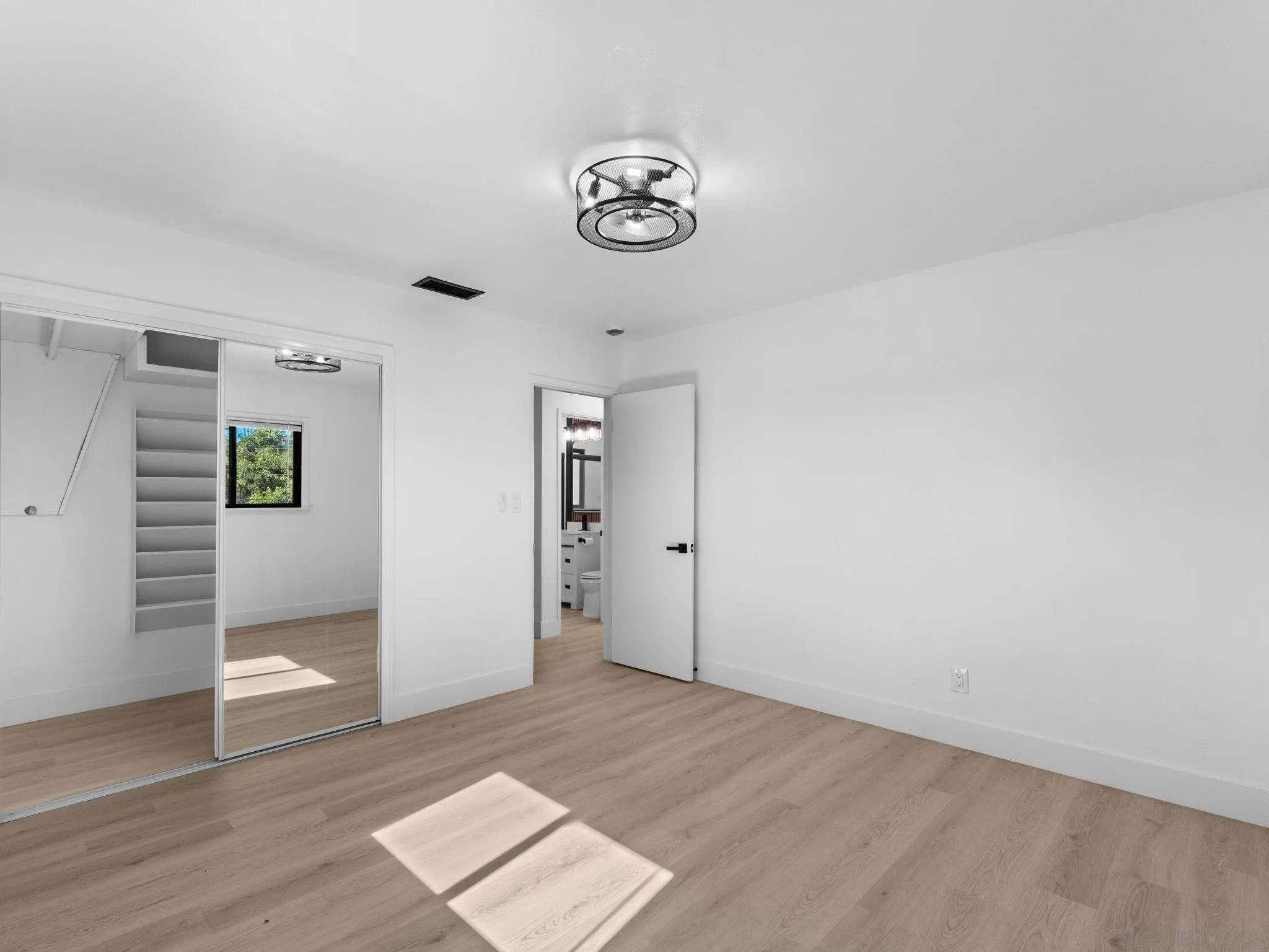 2458 Littleton, El Cajon, CA 92020