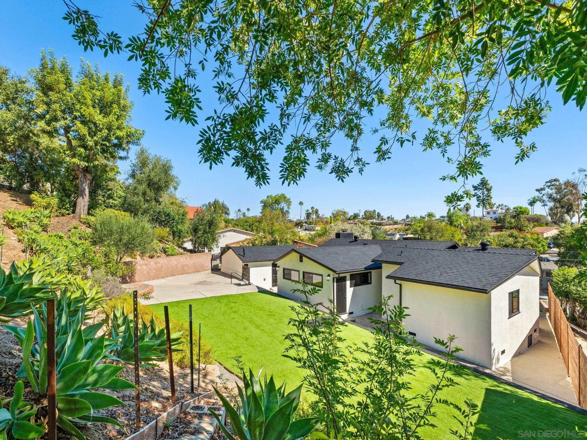 2458 Littleton, El Cajon, CA 92020