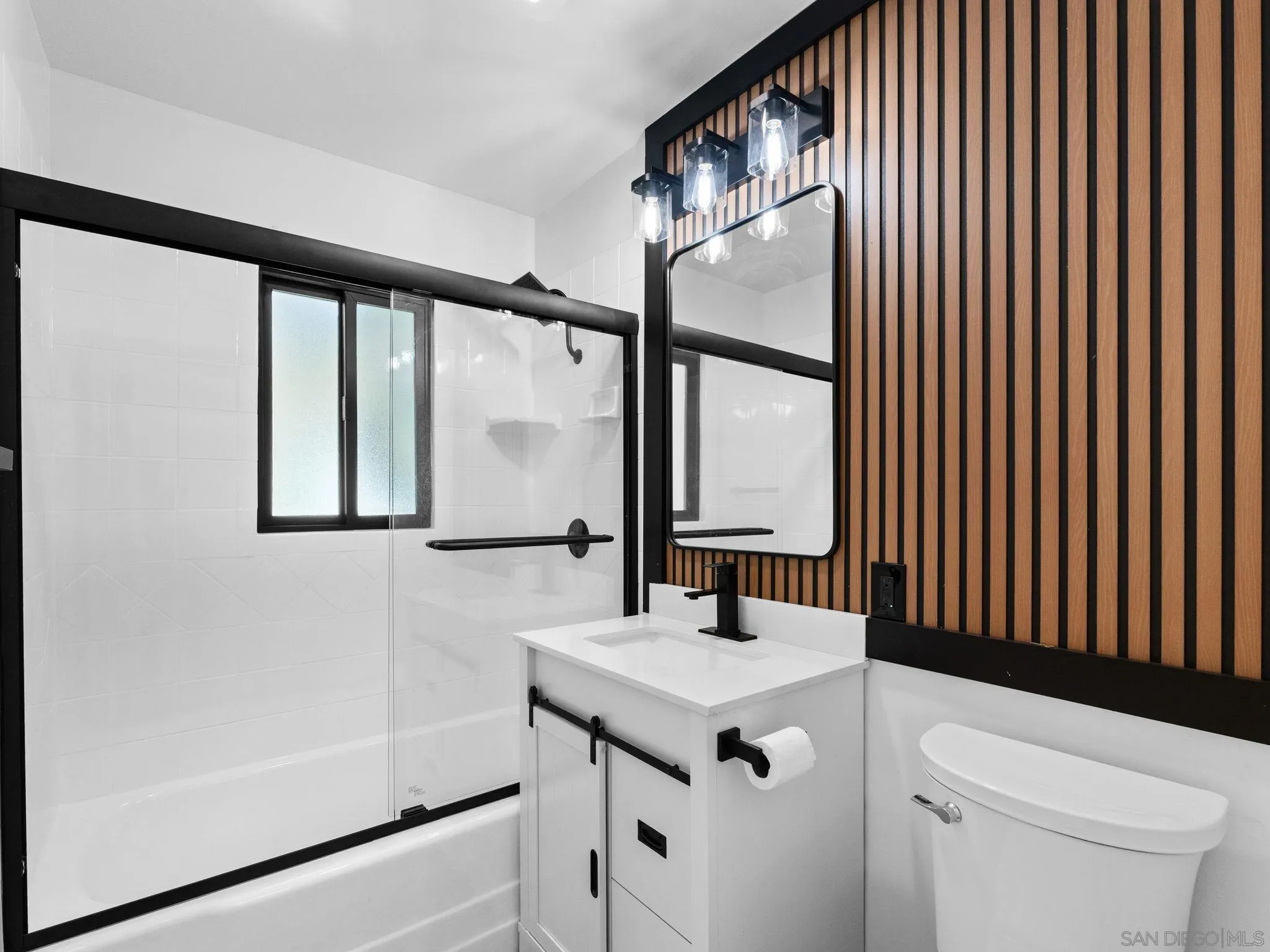 2458 Littleton, El Cajon, CA 92020