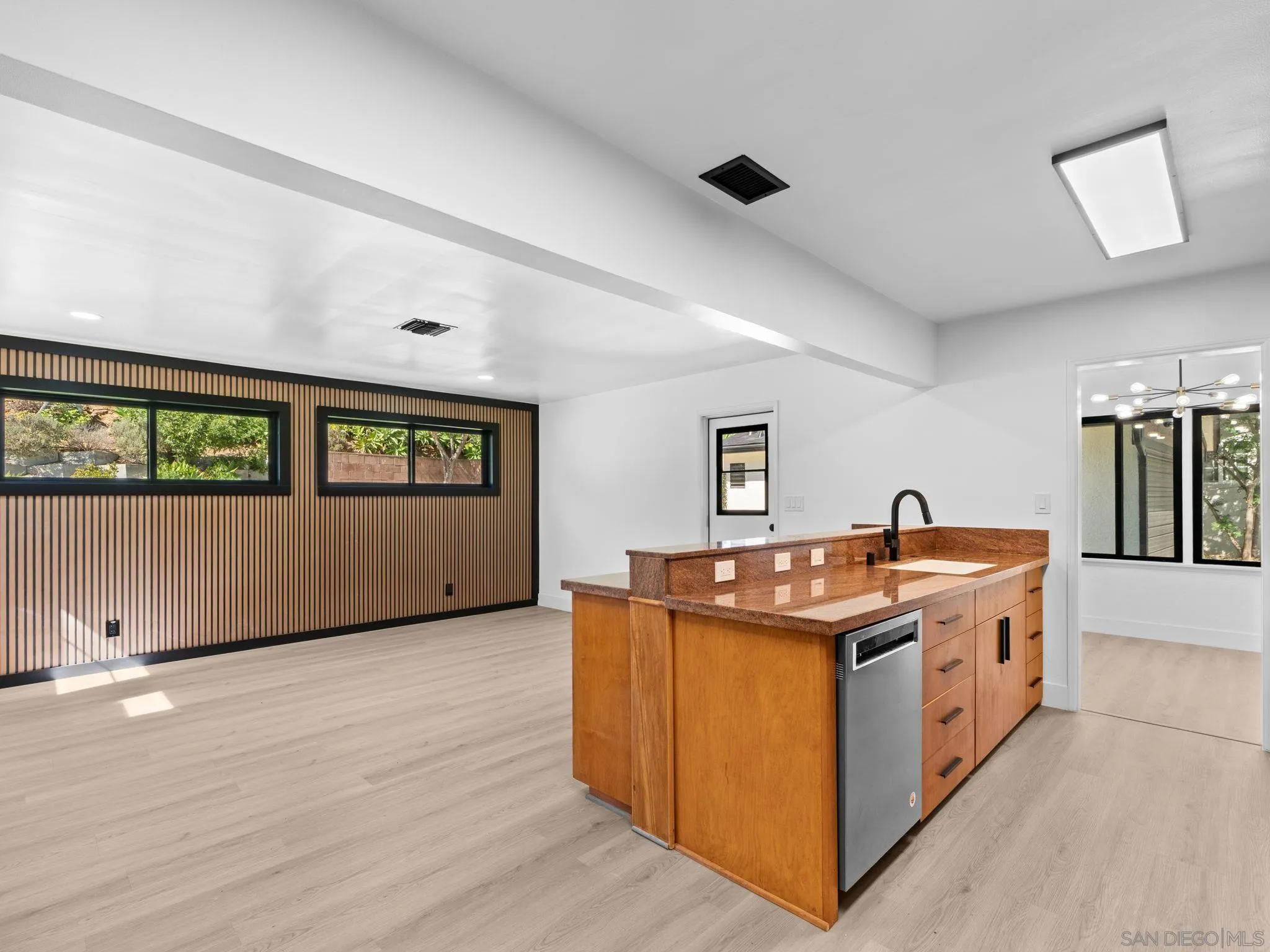 2458 Littleton, El Cajon, CA 92020