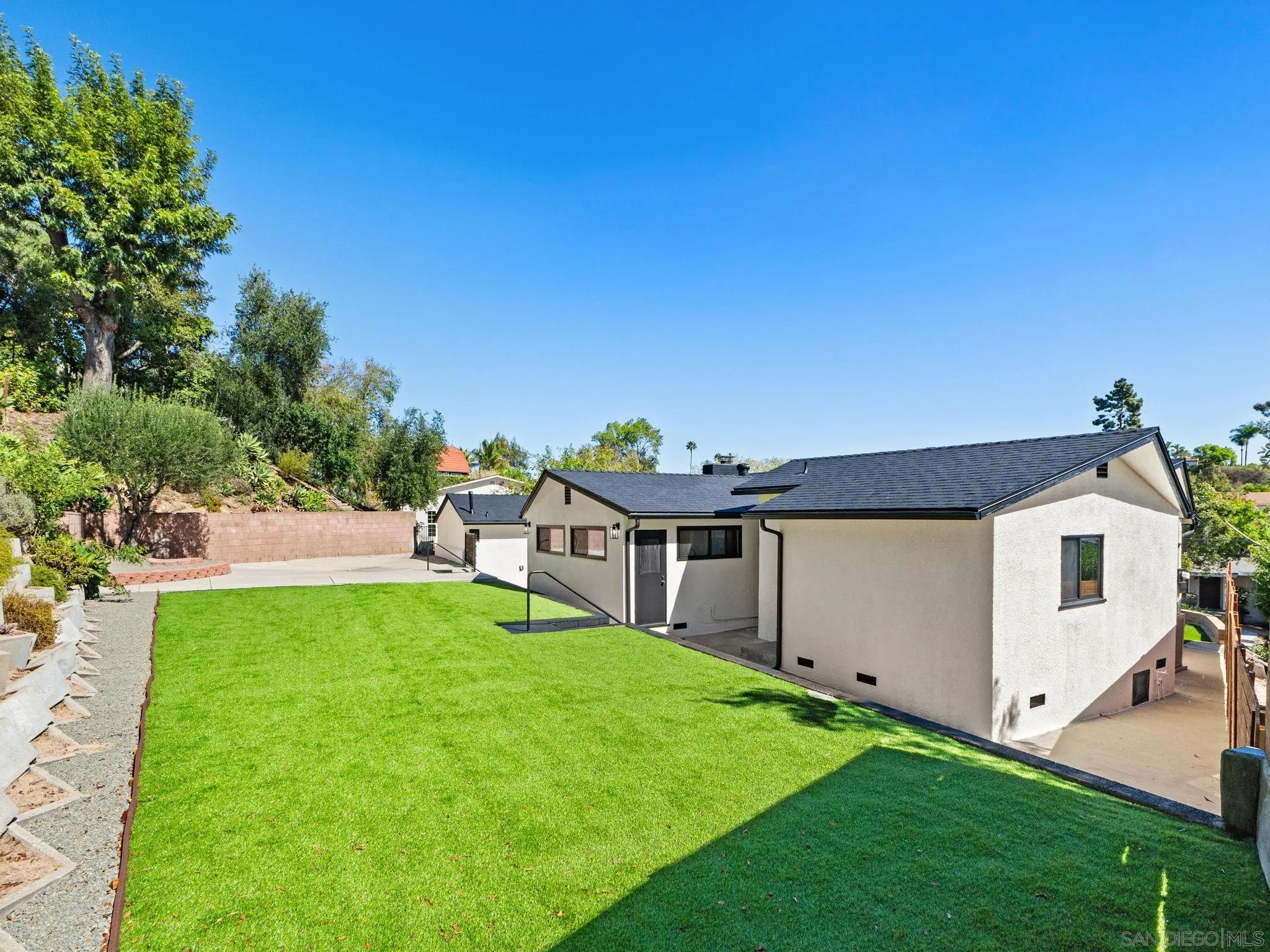 2458 Littleton, El Cajon, CA 92020