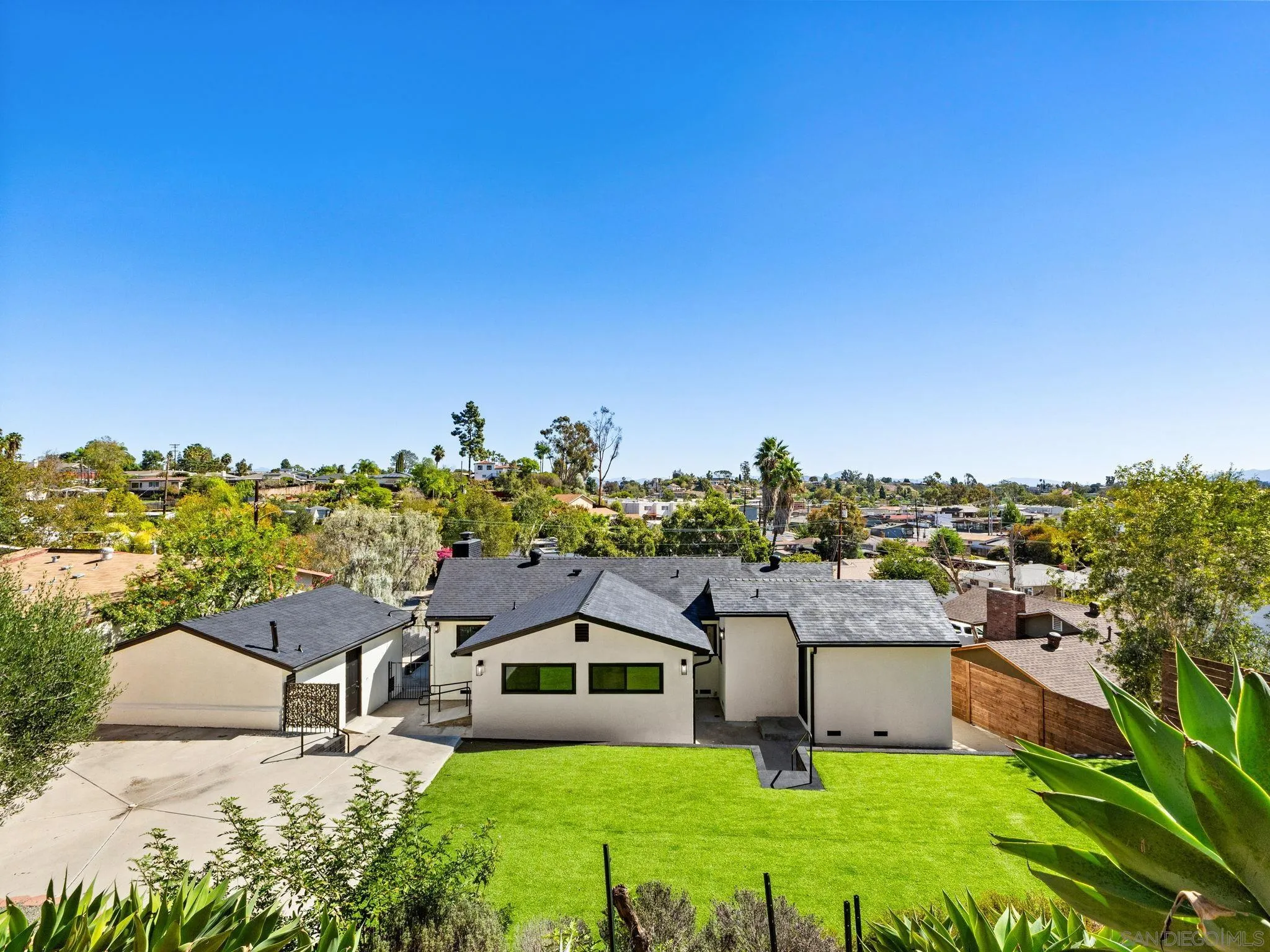 2458 Littleton, El Cajon, CA 92020