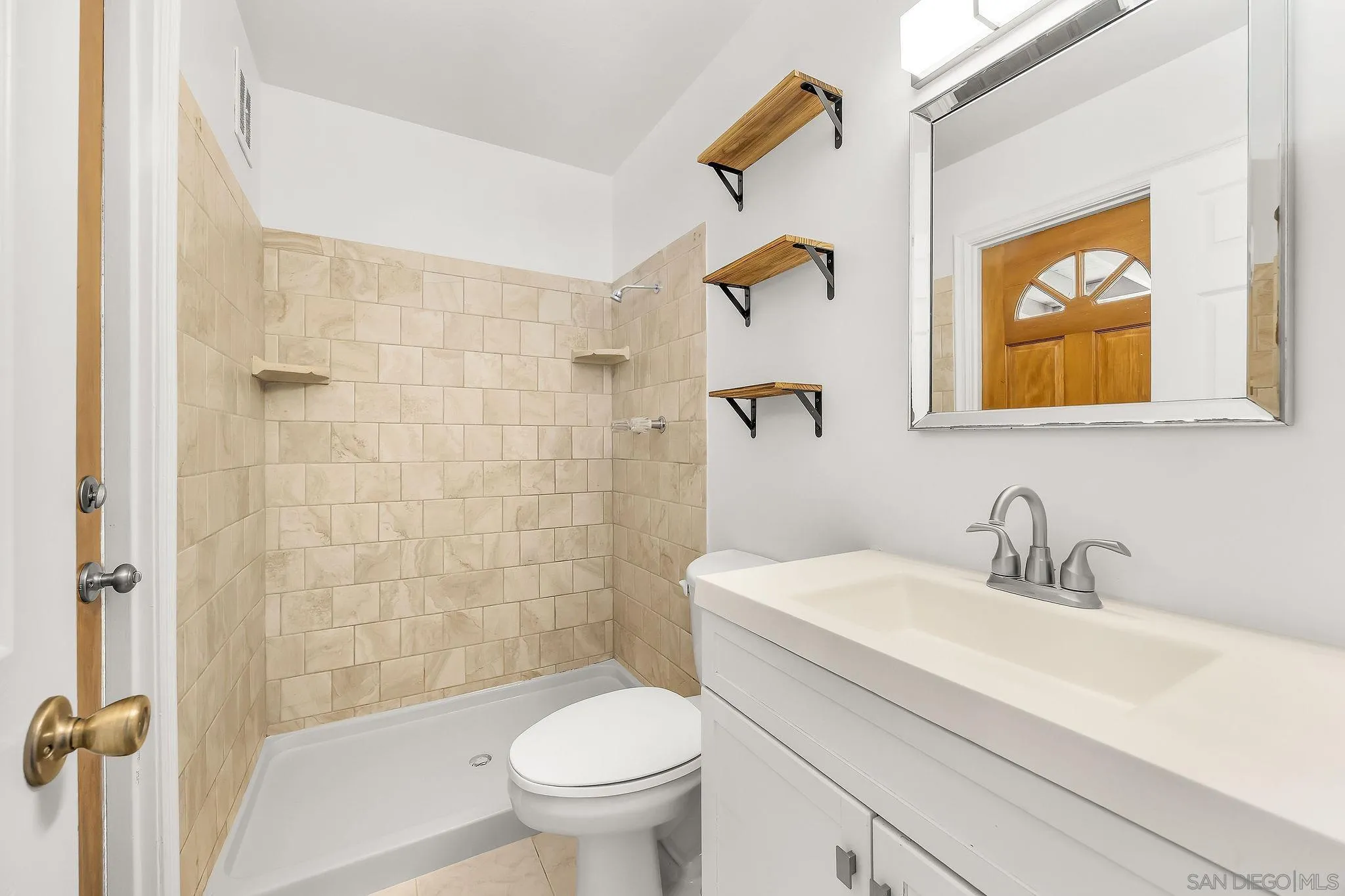 https://cdn.realtyfeed.com/cdn/127/260025093/5f896d2eb28ad69090cb72ae67e90eea.webp