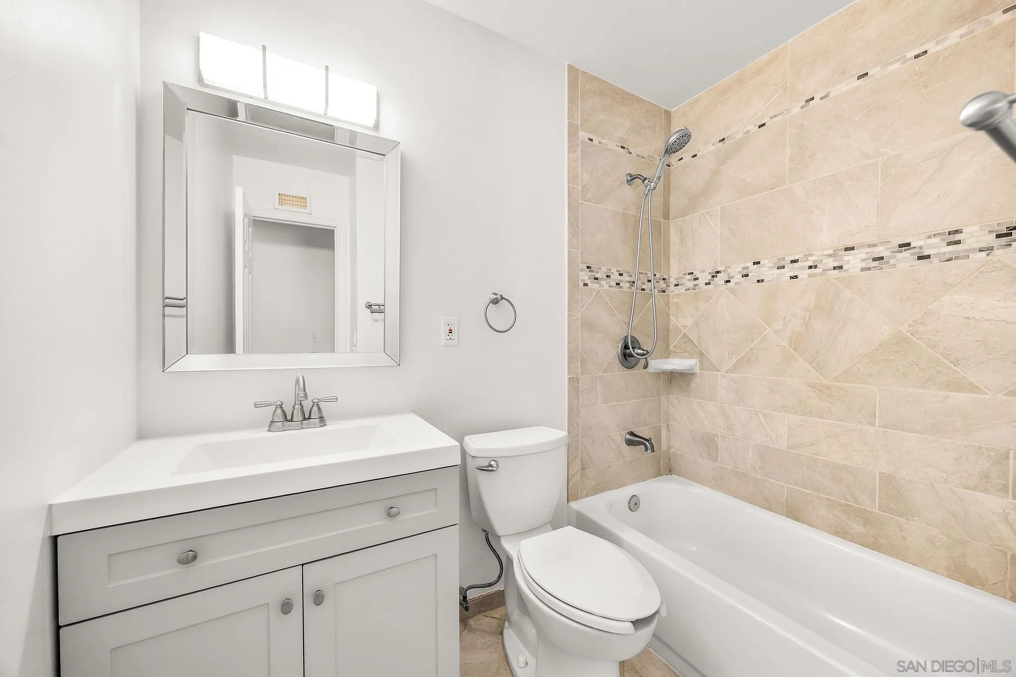https://cdn.realtyfeed.com/cdn/127/260025093/6445b1c301634a4d8efb58215c37bebb.webp