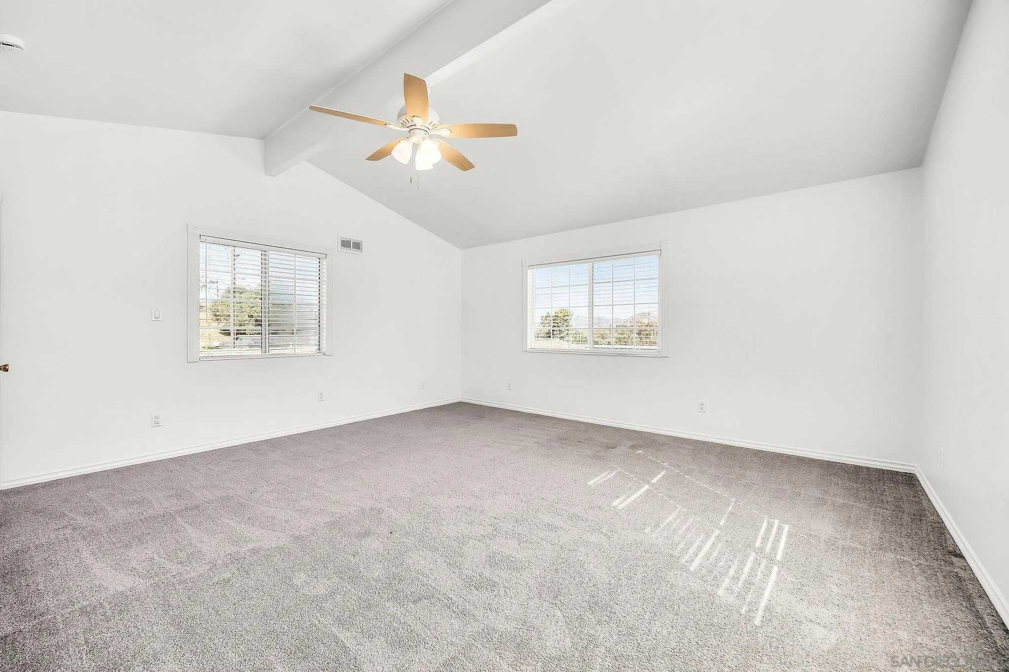 https://cdn.realtyfeed.com/cdn/127/260025093/a2edfc94cc2d1611150ab825461bbcea.webp