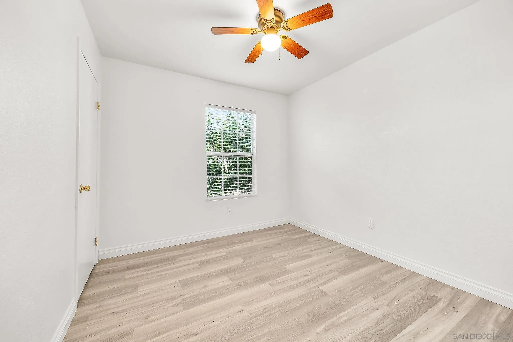https://cdn.realtyfeed.com/cdn/127/260025093/b7bb4d672210d41f4808e224ba728c01.webp