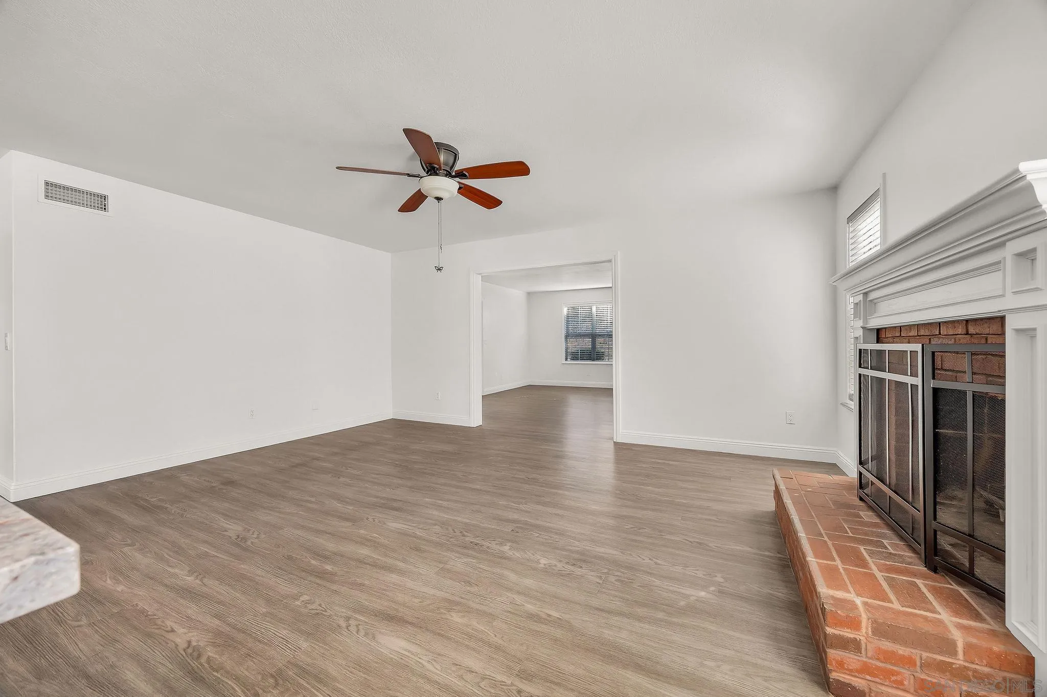 https://cdn.realtyfeed.com/cdn/127/260025093/bfc739d3e4011a96827c424be2c9b3f3.webp