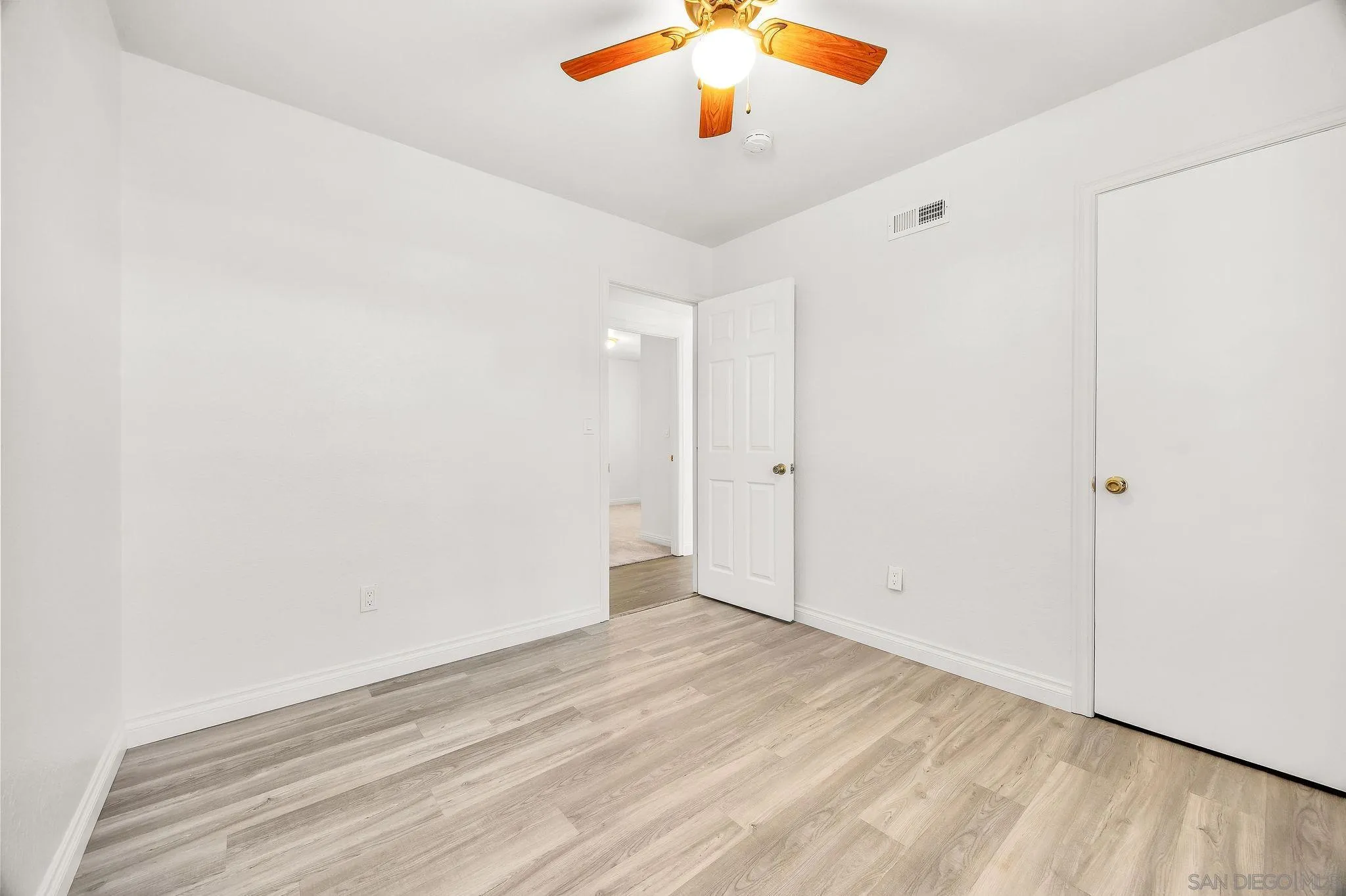 https://cdn.realtyfeed.com/cdn/127/260025093/cd8bdf869524380bcd0f0d65acddecef.webp