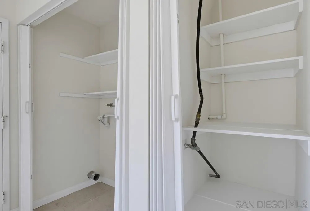 https://cdn.realtyfeed.com/cdn/127/260025097/edb612f4806f128df2a287196b1a01cf.webp