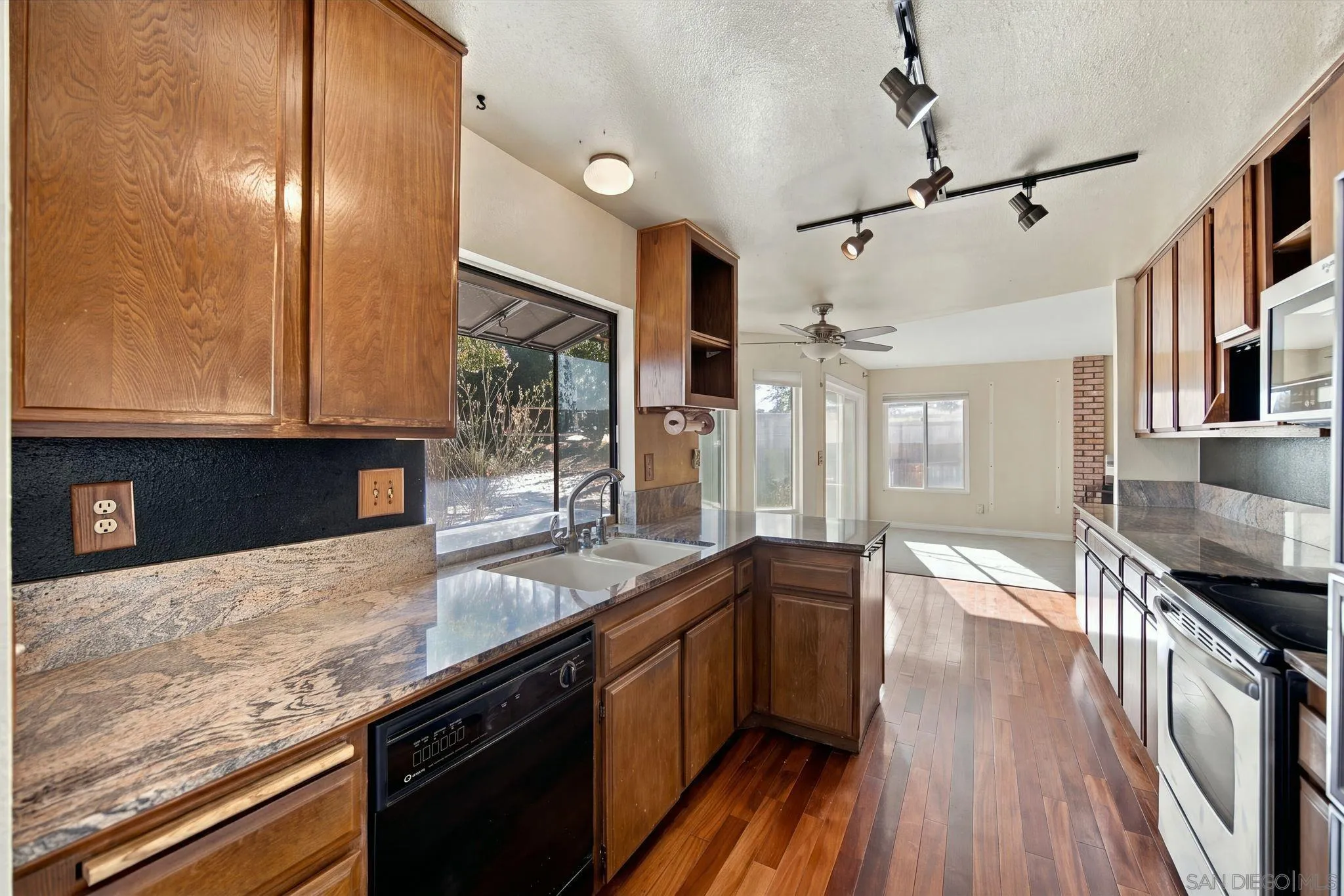 https://cdn.realtyfeed.com/cdn/127/260025100/086ceb5e0758907199ff7e8e967f3dfd.webp