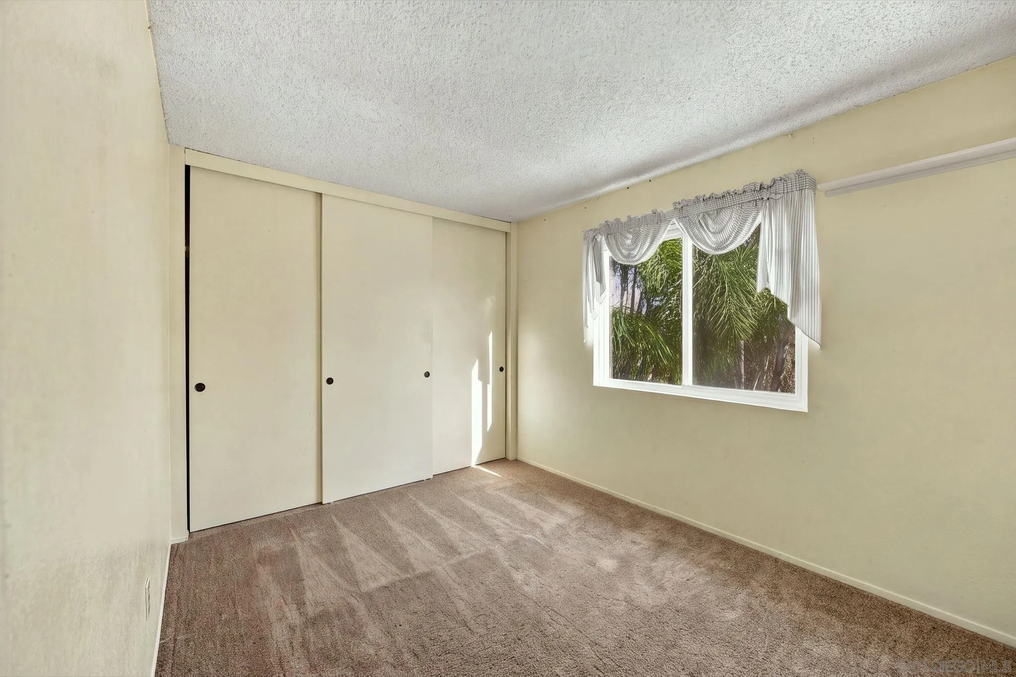 https://cdn.realtyfeed.com/cdn/127/260025100/437a6f28209093007adcdc407cf5967a.webp