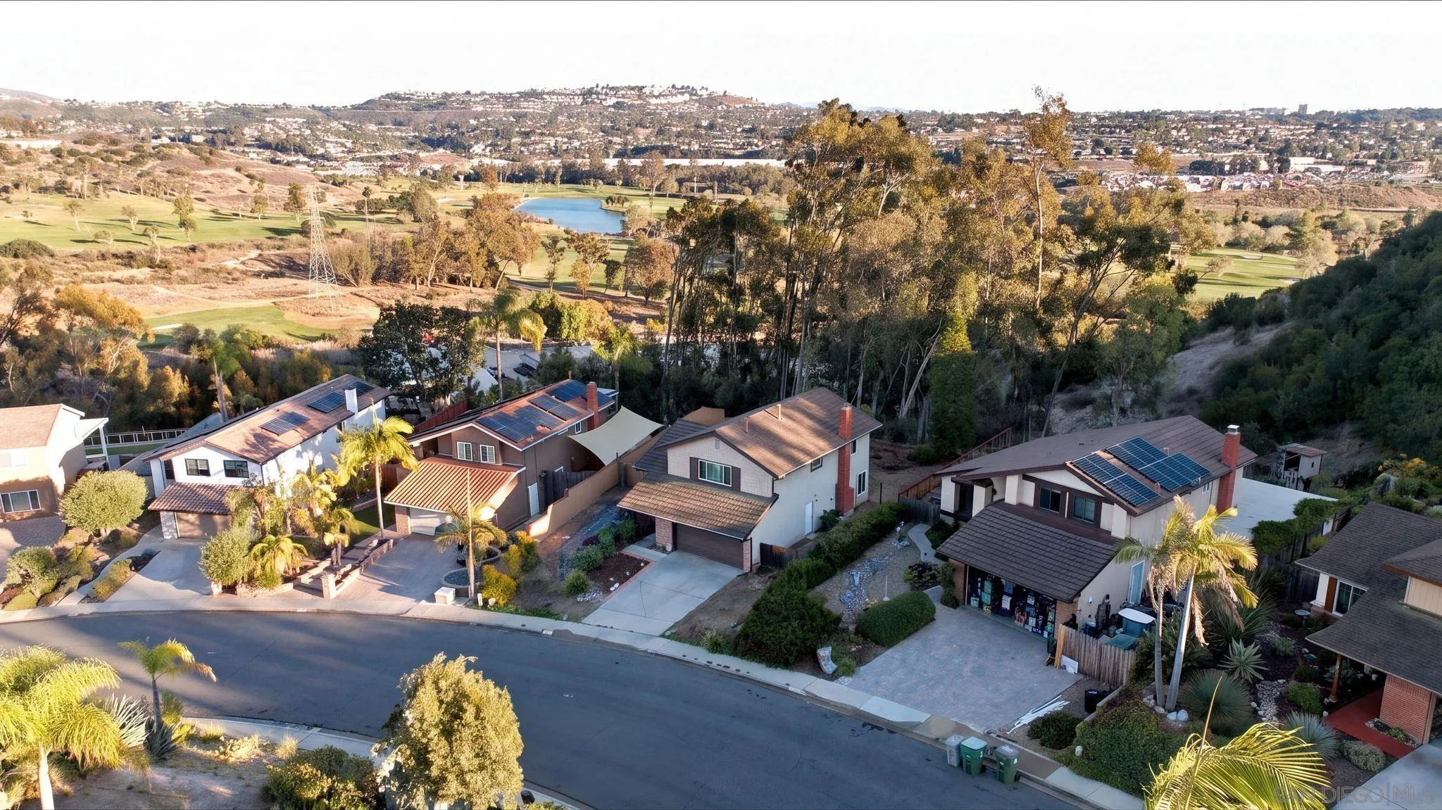 https://cdn.realtyfeed.com/cdn/127/260025100/6620bfefc6011c48f2c3906c0f7e011b.webp