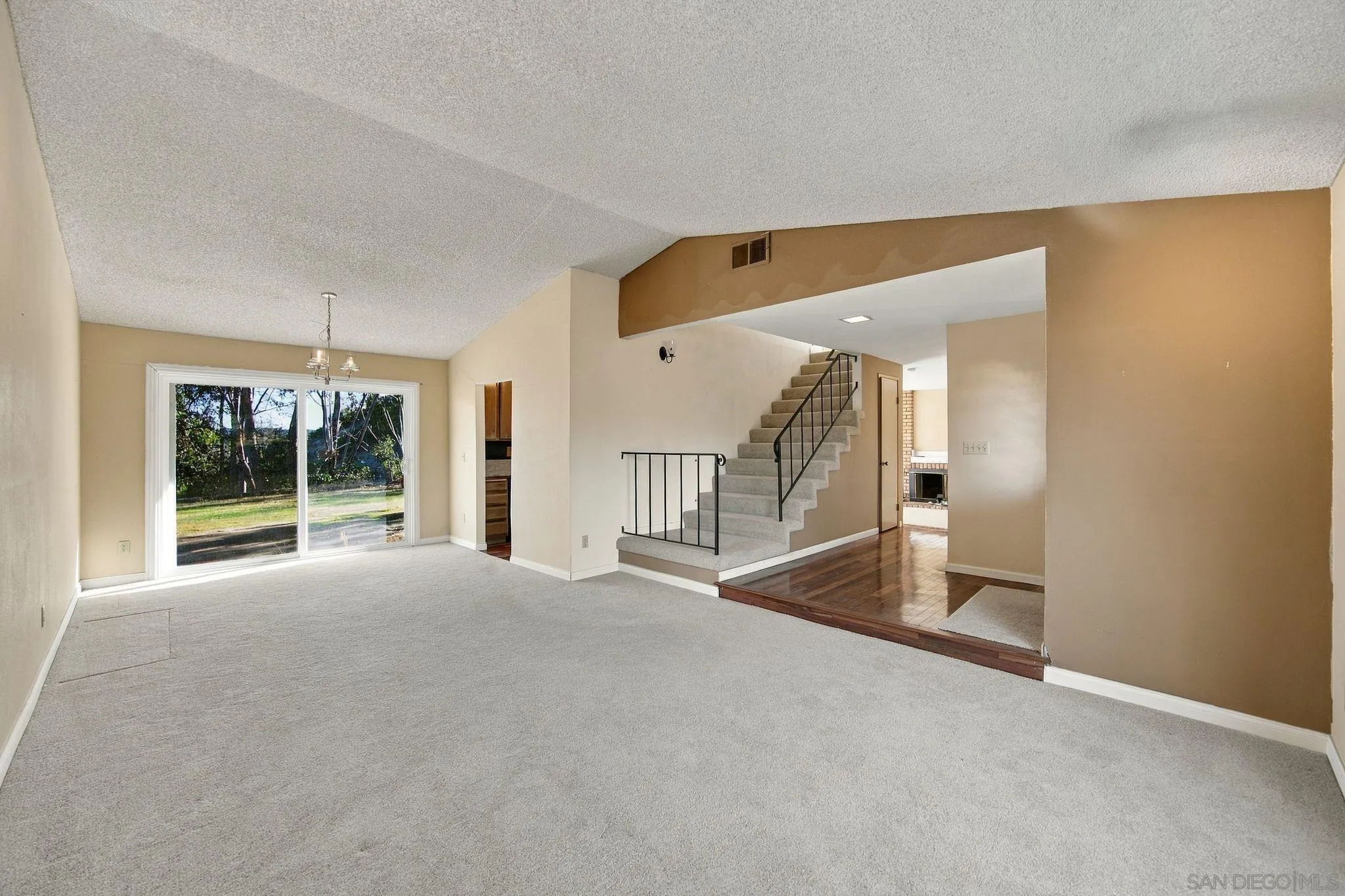 https://cdn.realtyfeed.com/cdn/127/260025100/9e2916a7bce9babc0c469baea7039cac.webp