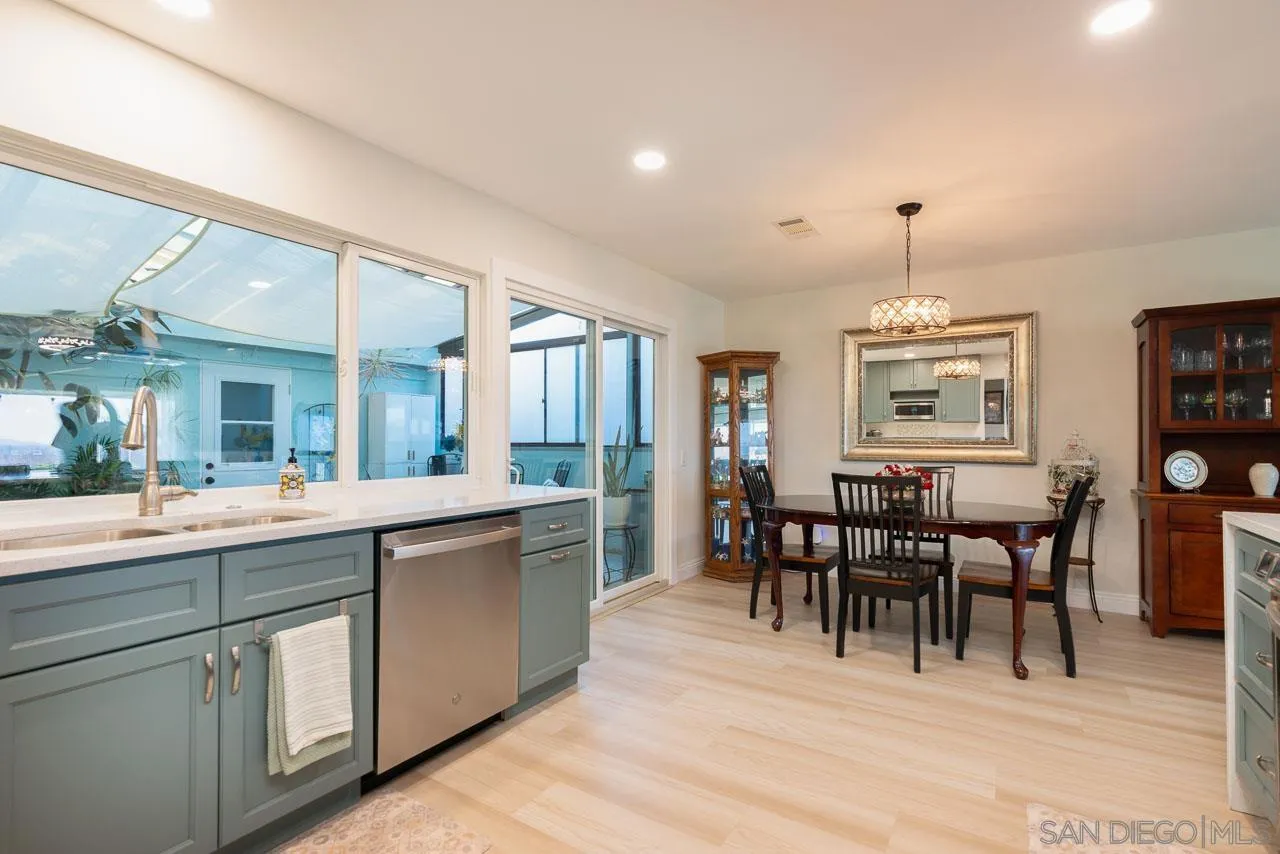 https://cdn.realtyfeed.com/cdn/127/260025102/636b367995d0105f87283bc638f0c2c3.webp
