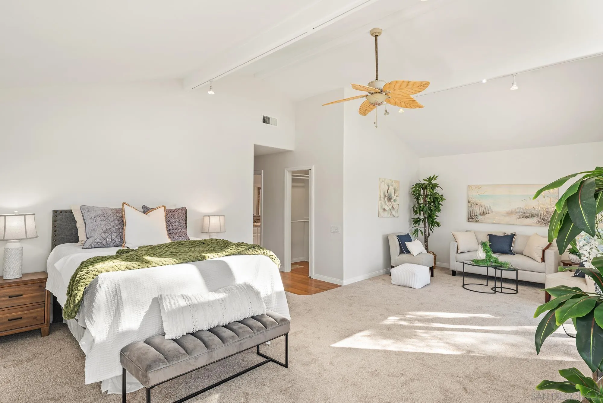 https://cdn.realtyfeed.com/cdn/127/260025103/0a0d625db6a95825e28e78d859a03456.webp