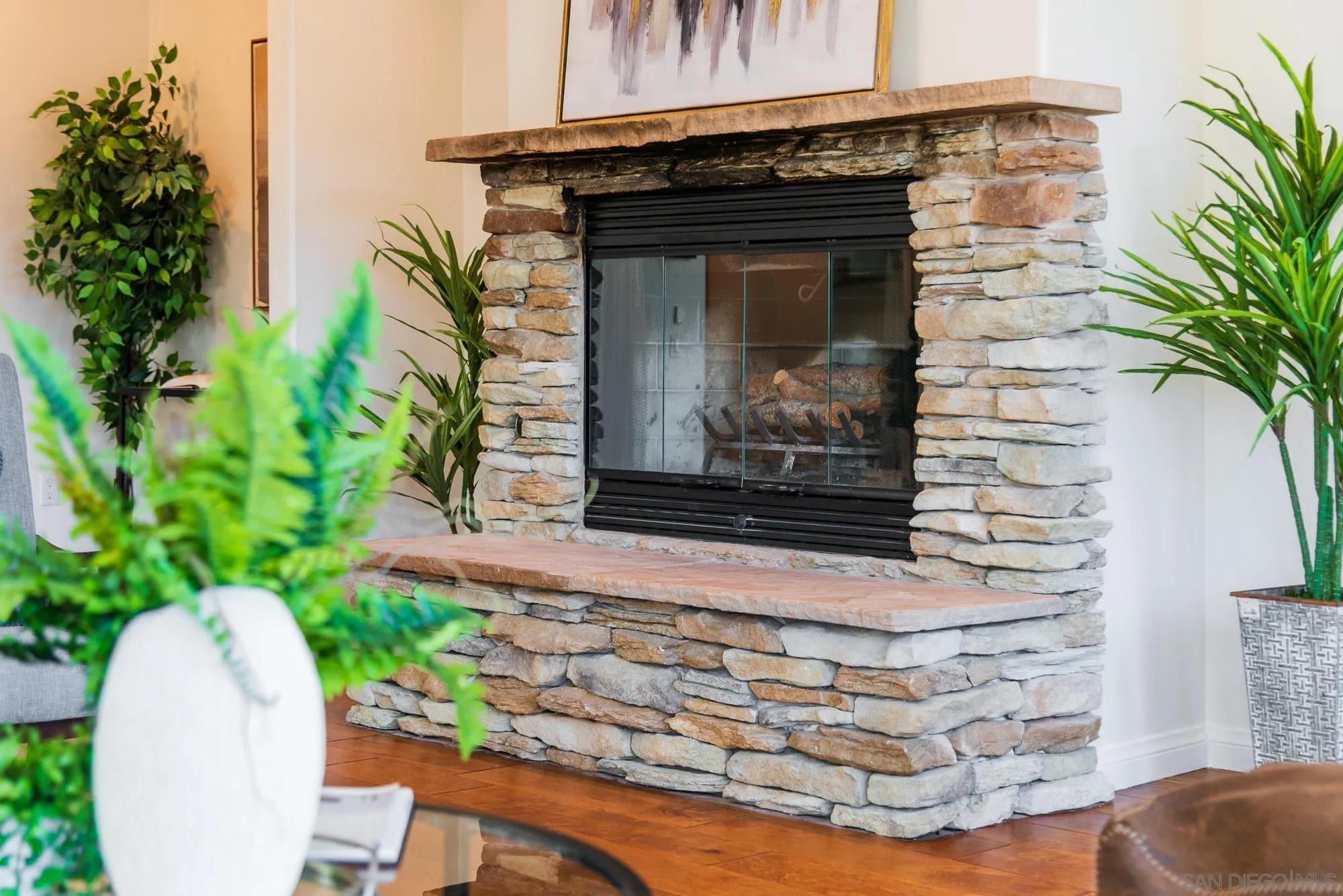 https://cdn.realtyfeed.com/cdn/127/260025103/0f52d840b8d0798336829e732705b6f7.webp