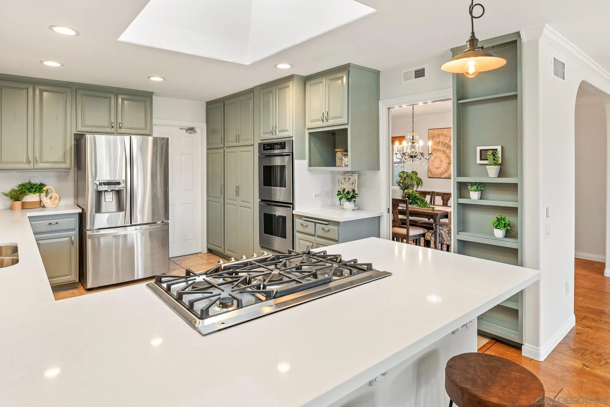 https://cdn.realtyfeed.com/cdn/127/260025103/283966ce6299eca6ae851f6576cb4c78.webp