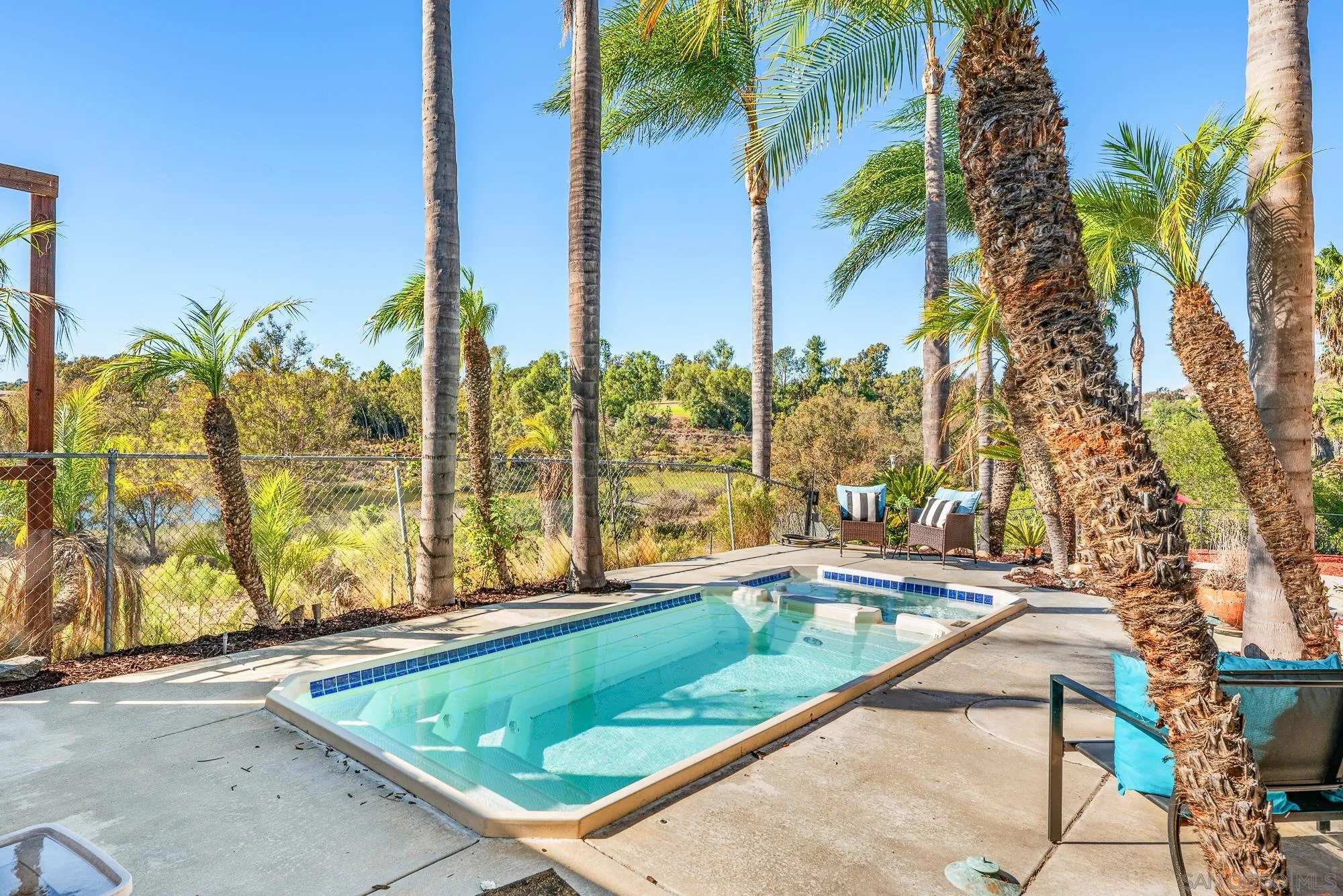 https://cdn.realtyfeed.com/cdn/127/260025103/e1a1ae3be40bb35d4bd2feabe9a1c81d.webp
