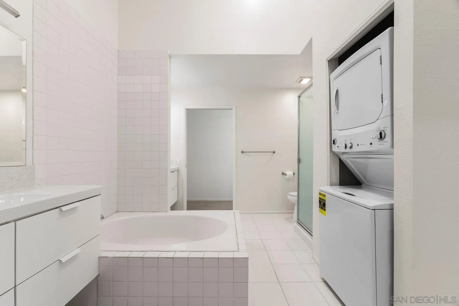 https://cdn.realtyfeed.com/cdn/127/260025105/53a12257689a7fb41eb905c009a0e816.webp