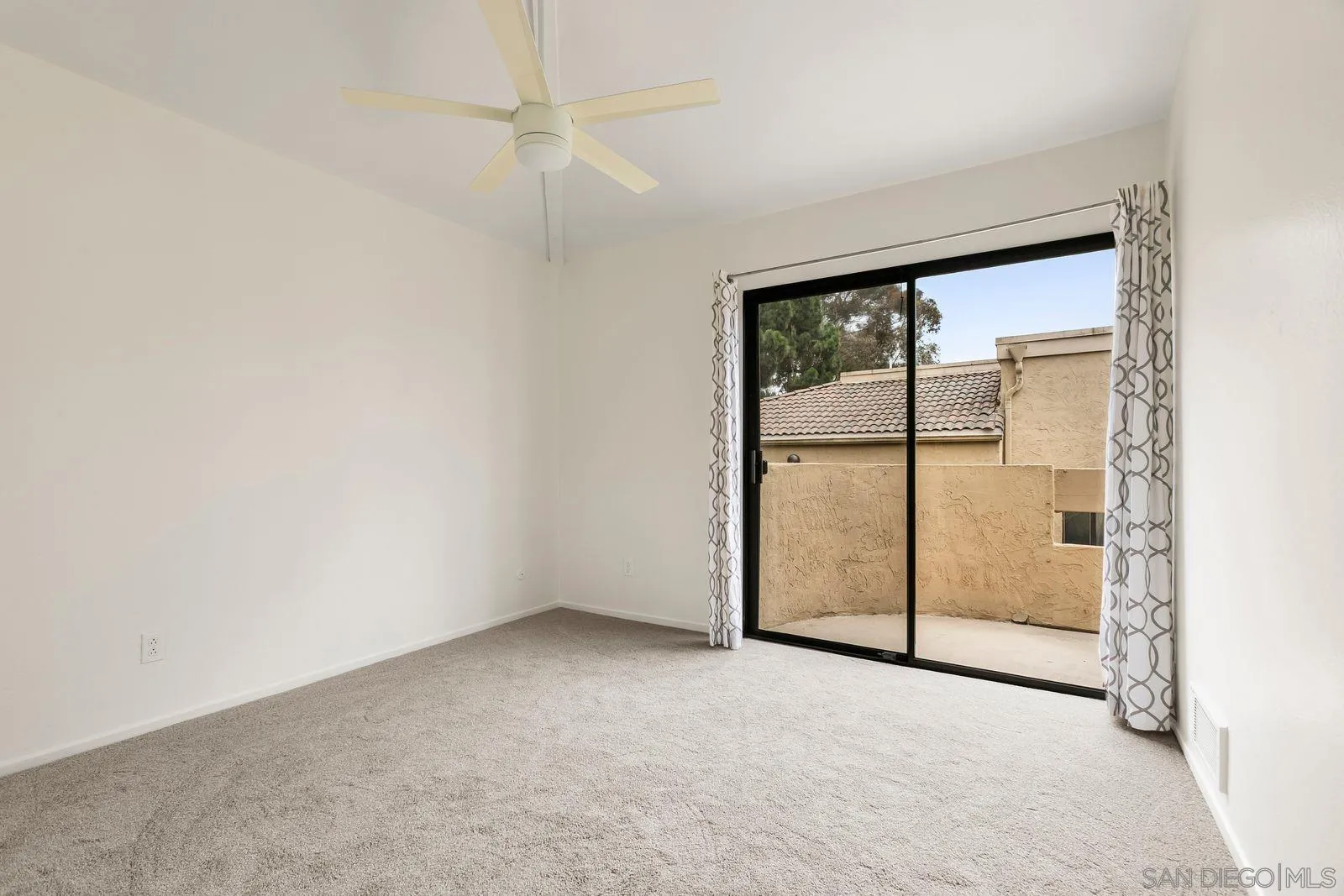 https://cdn.realtyfeed.com/cdn/127/260025105/7bd94166dad88f89023b61b2563c10e7.webp