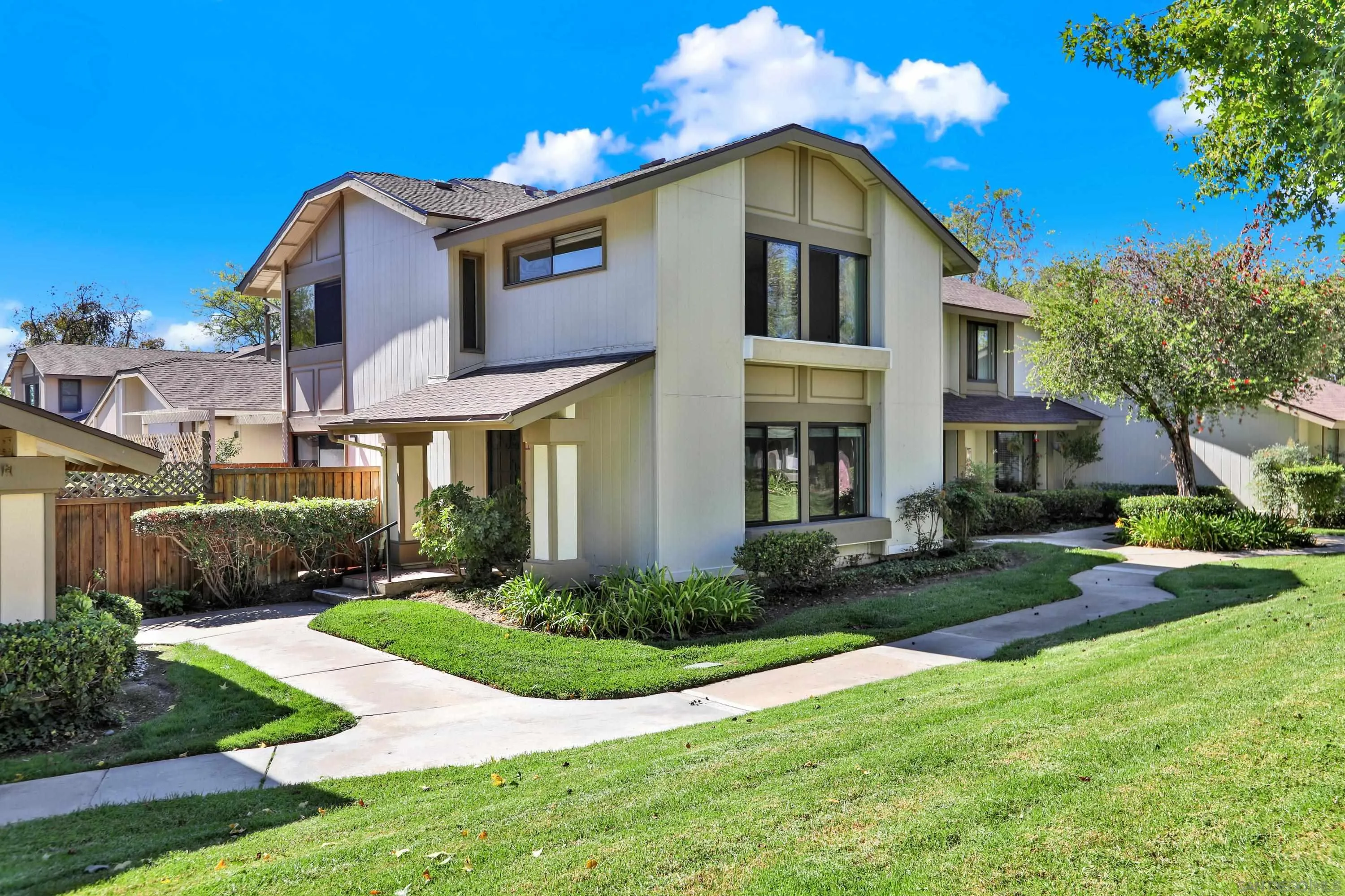 10148 Dafne Ln