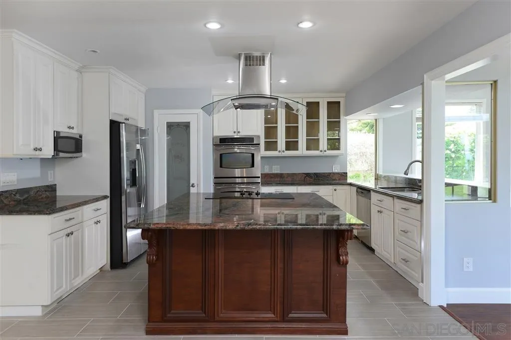 2765 Inverness Ct, La Jolla, CA 92037, photo 10