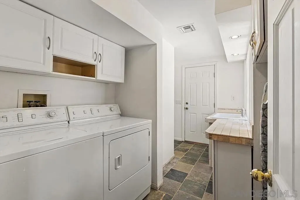 https://cdn.realtyfeed.com/cdn/127/260025116/f1e52c9be3cc8c8379e35a574c785b99.webp