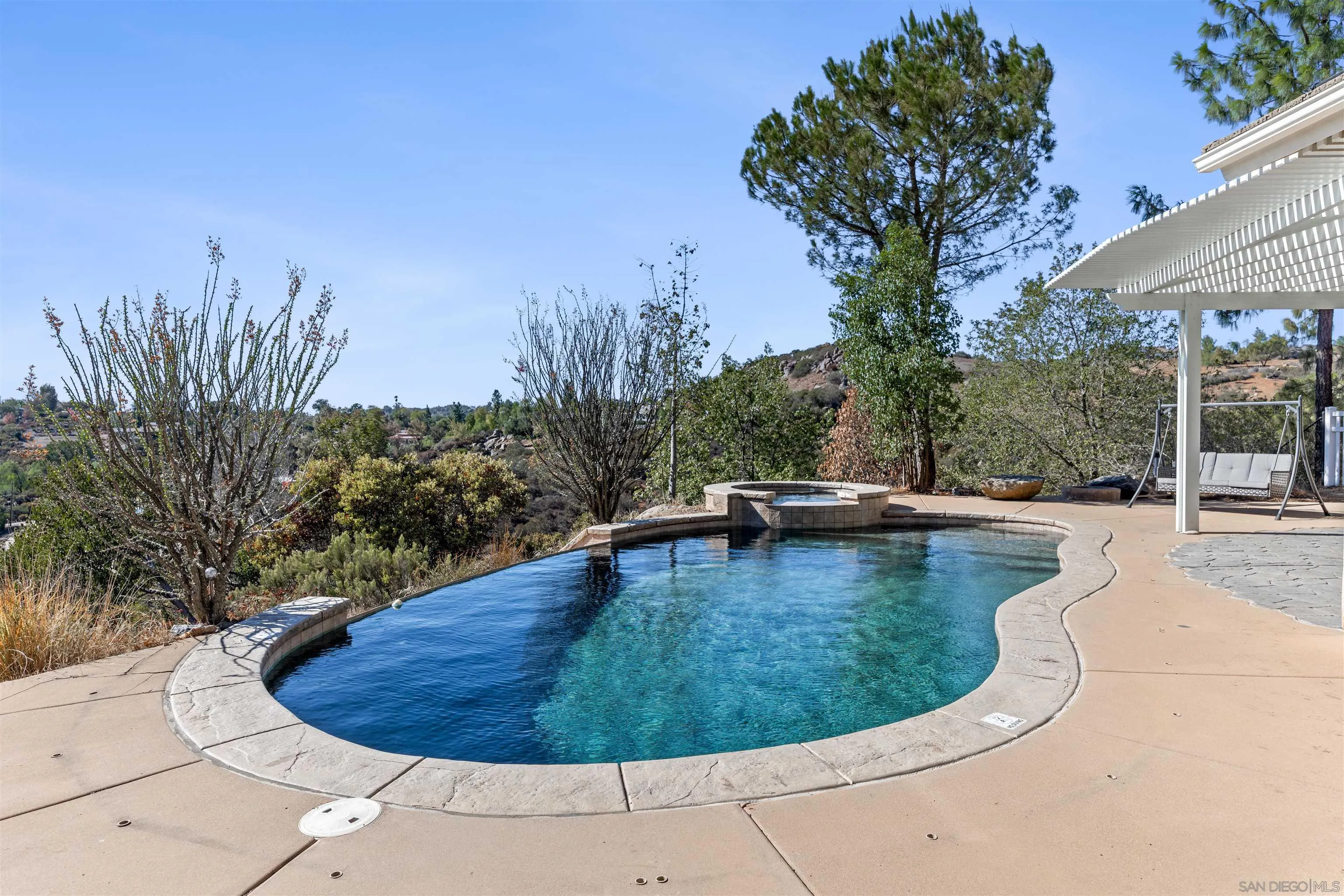 https://cdn.realtyfeed.com/cdn/127/260025117/7a914e48d89616a3e95757d80260298e.webp