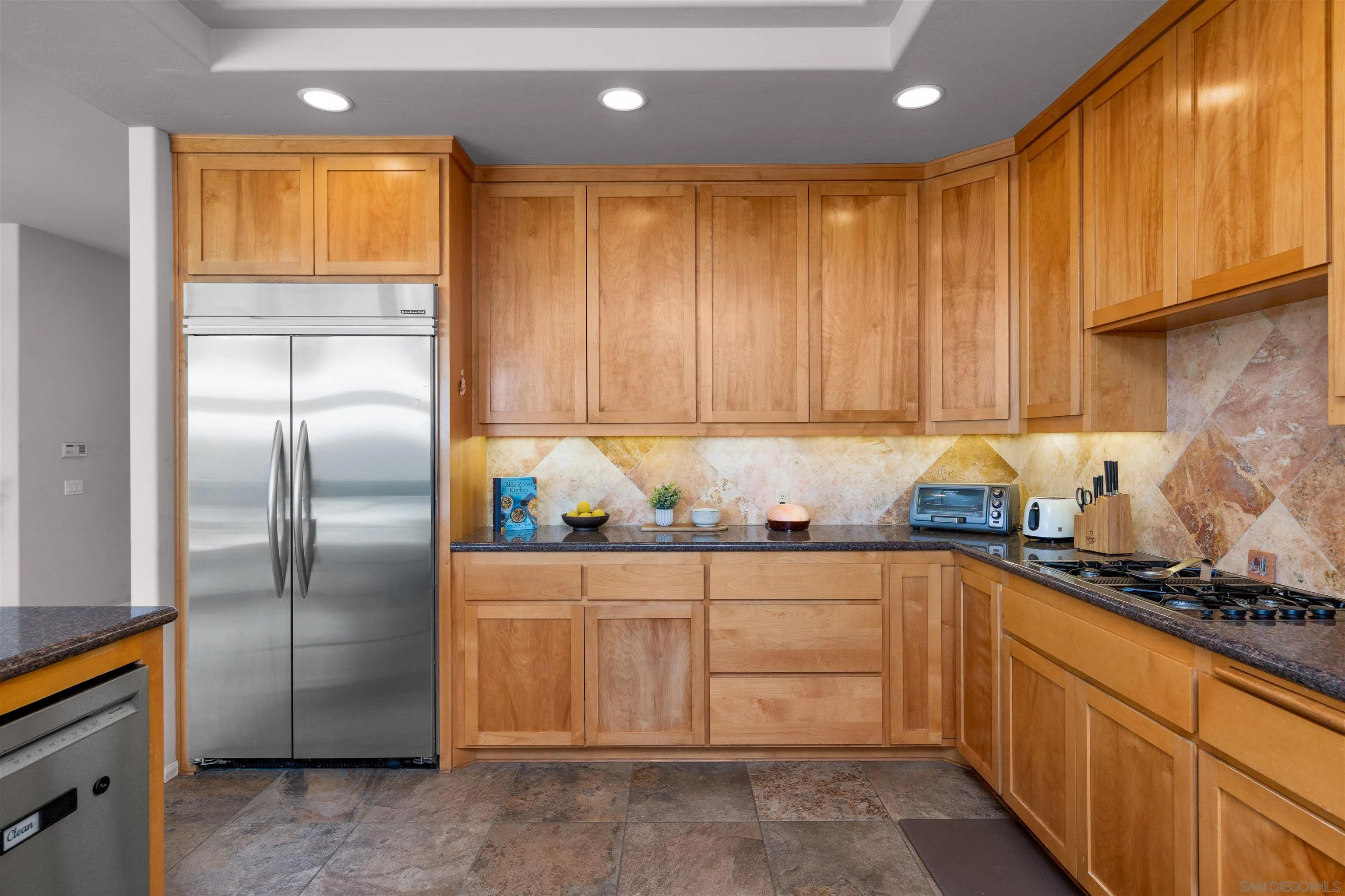 https://cdn.realtyfeed.com/cdn/127/260025117/cf63aaa67be47631f5cf68507f960d22.webp