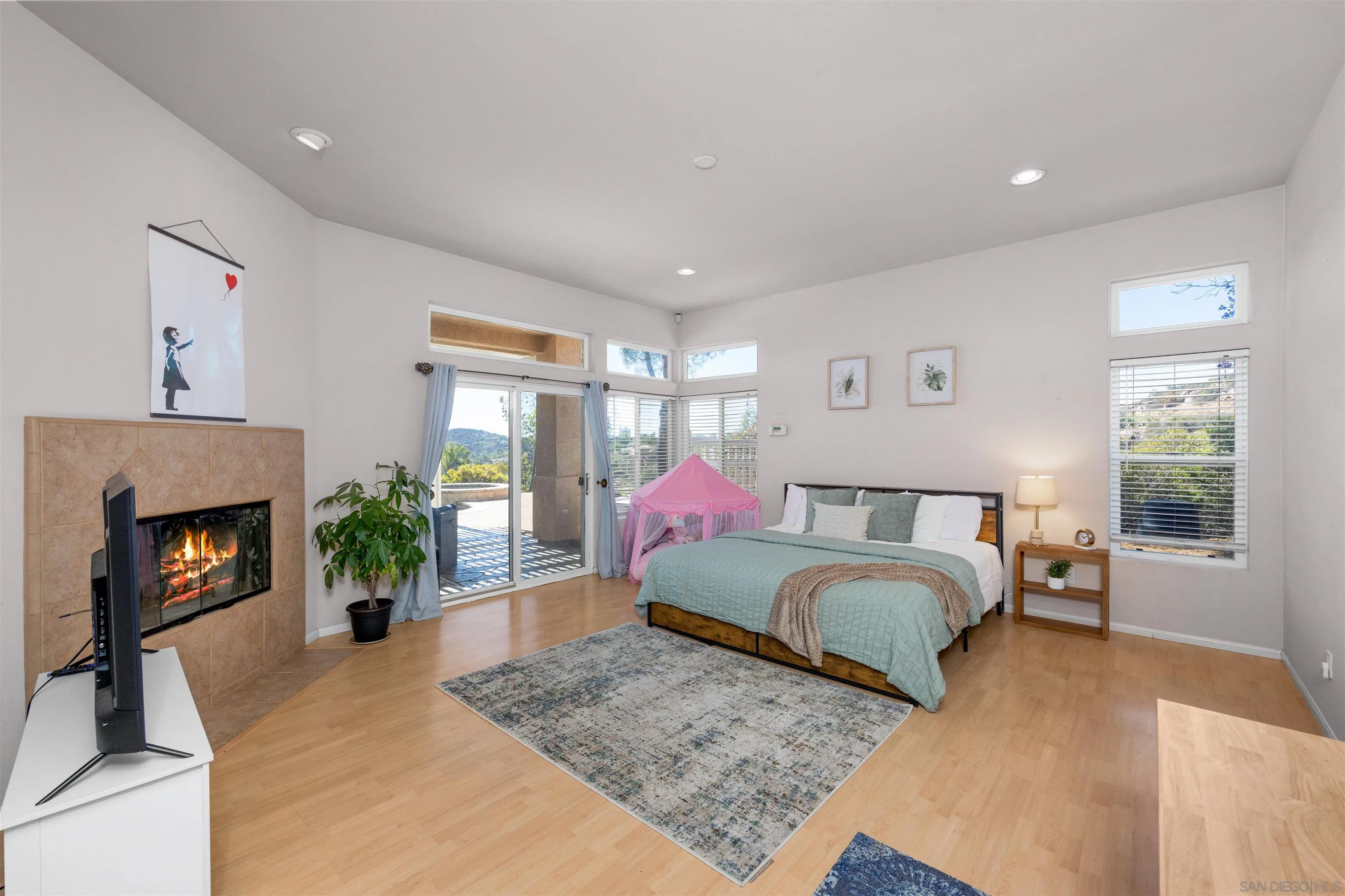 https://cdn.realtyfeed.com/cdn/127/260025117/d2dbf7daf2fa417b525def88f4edf5dd.webp