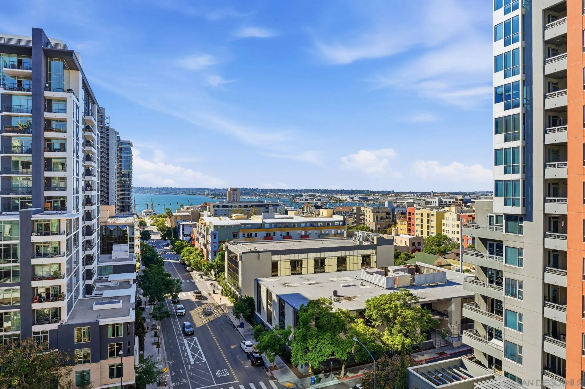 https://cdn.realtyfeed.com/cdn/127/260025120/42beb3e9e1c3d6bc1296f777318ea69d.webp