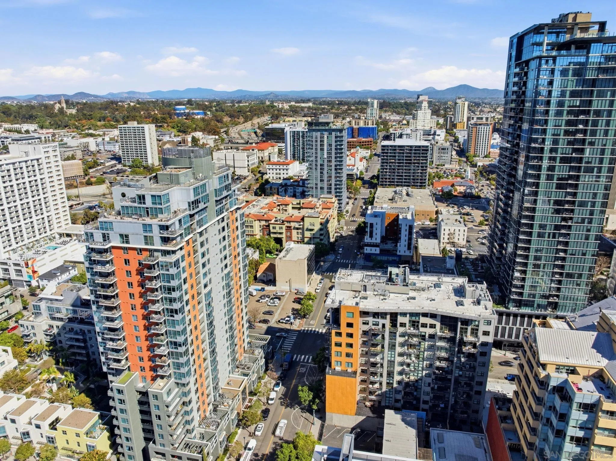 https://cdn.realtyfeed.com/cdn/127/260025120/7768b27507fc47e9c6f5af164e78f9cd.webp