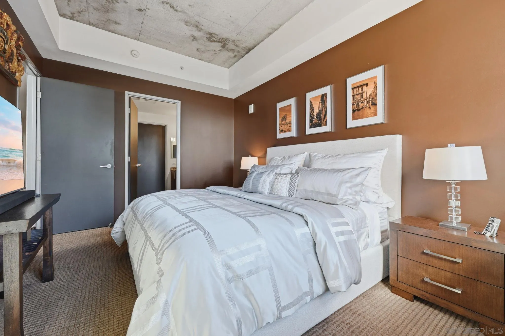 https://cdn.realtyfeed.com/cdn/127/260025120/cbc3e57202240e1fc7c931ba87396f17.webp