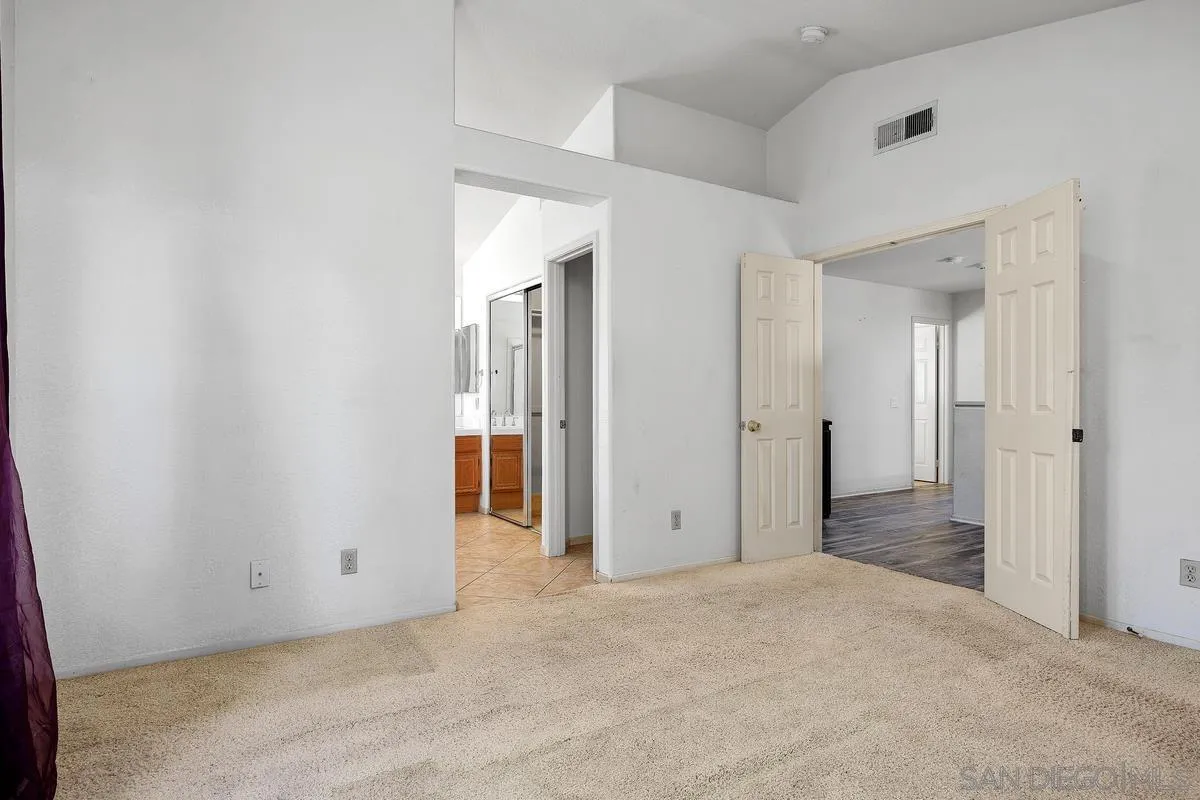 https://cdn.realtyfeed.com/cdn/127/260025121/446fb8784b9f8a14194f48857a44751f.webp