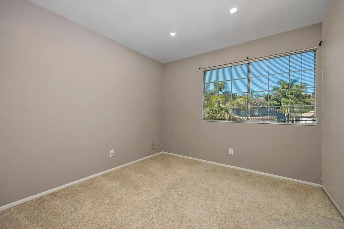 https://cdn.realtyfeed.com/cdn/127/260025121/4fd10c6ce1333c8ca85149eae0b2d61f.webp