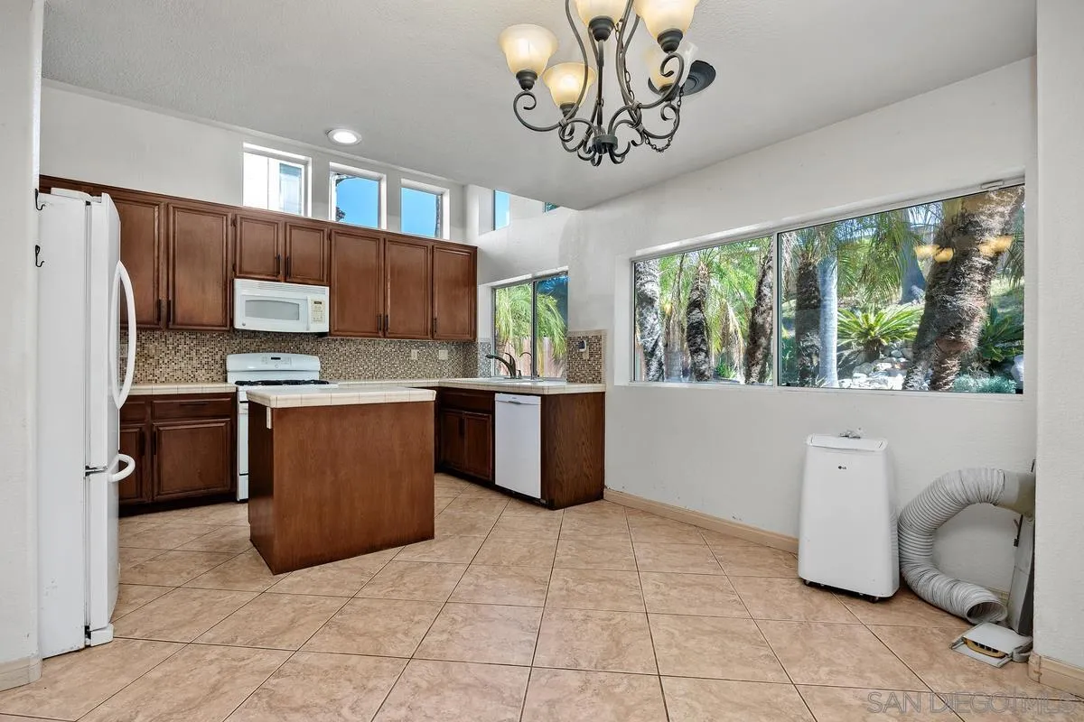 https://cdn.realtyfeed.com/cdn/127/260025121/61612dad2fa4f40b505d81f4a2071f63.webp