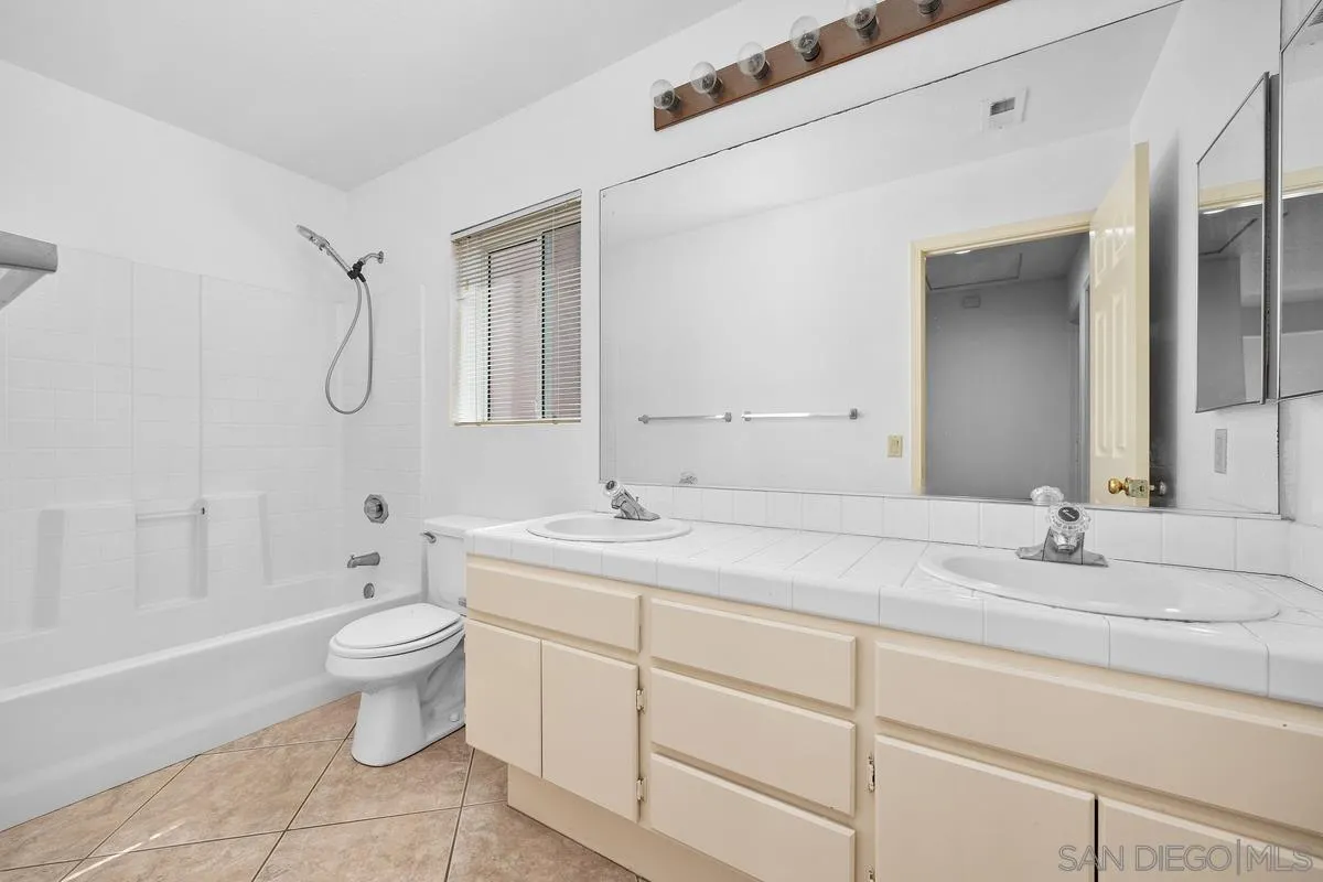 https://cdn.realtyfeed.com/cdn/127/260025121/e3a0749f5cd6e03f010b2b0764928719.webp