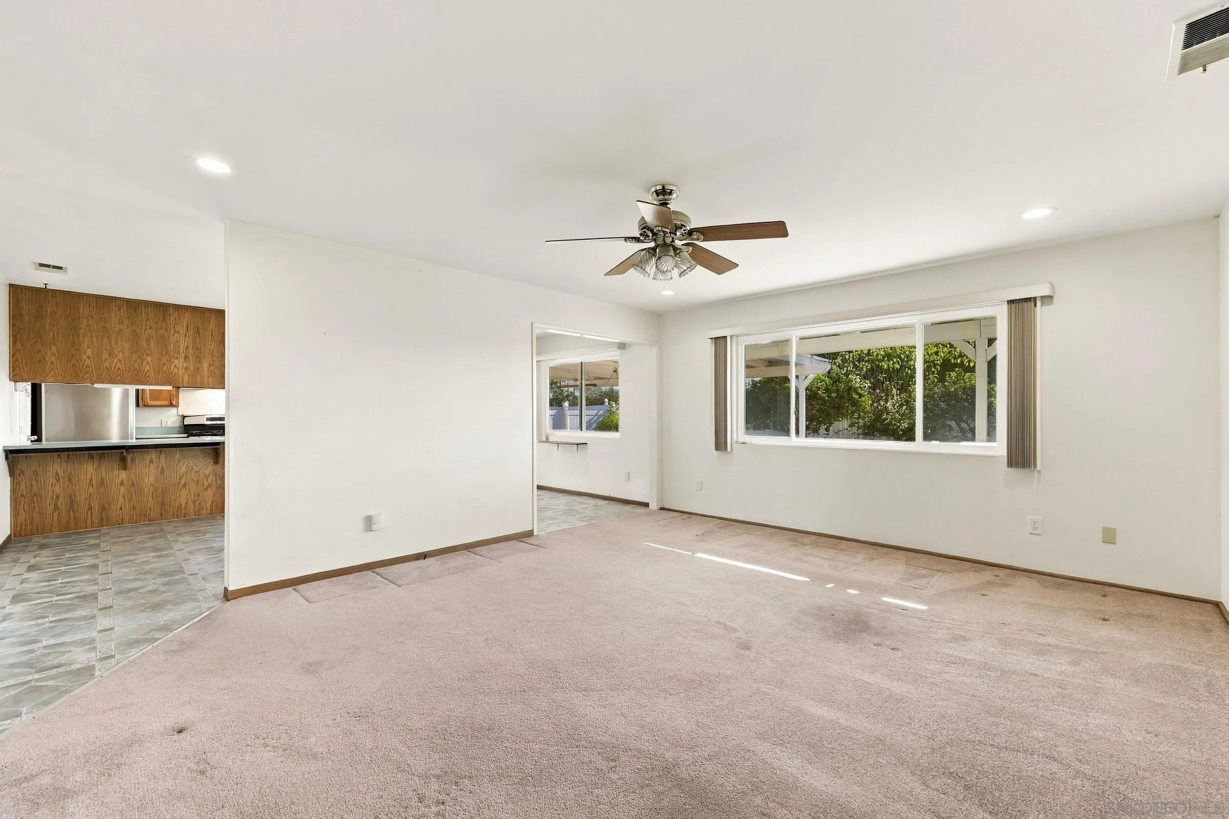 https://cdn.realtyfeed.com/cdn/127/260025123/9f1dd422381b14b5ab83e0b22967daf8.webp