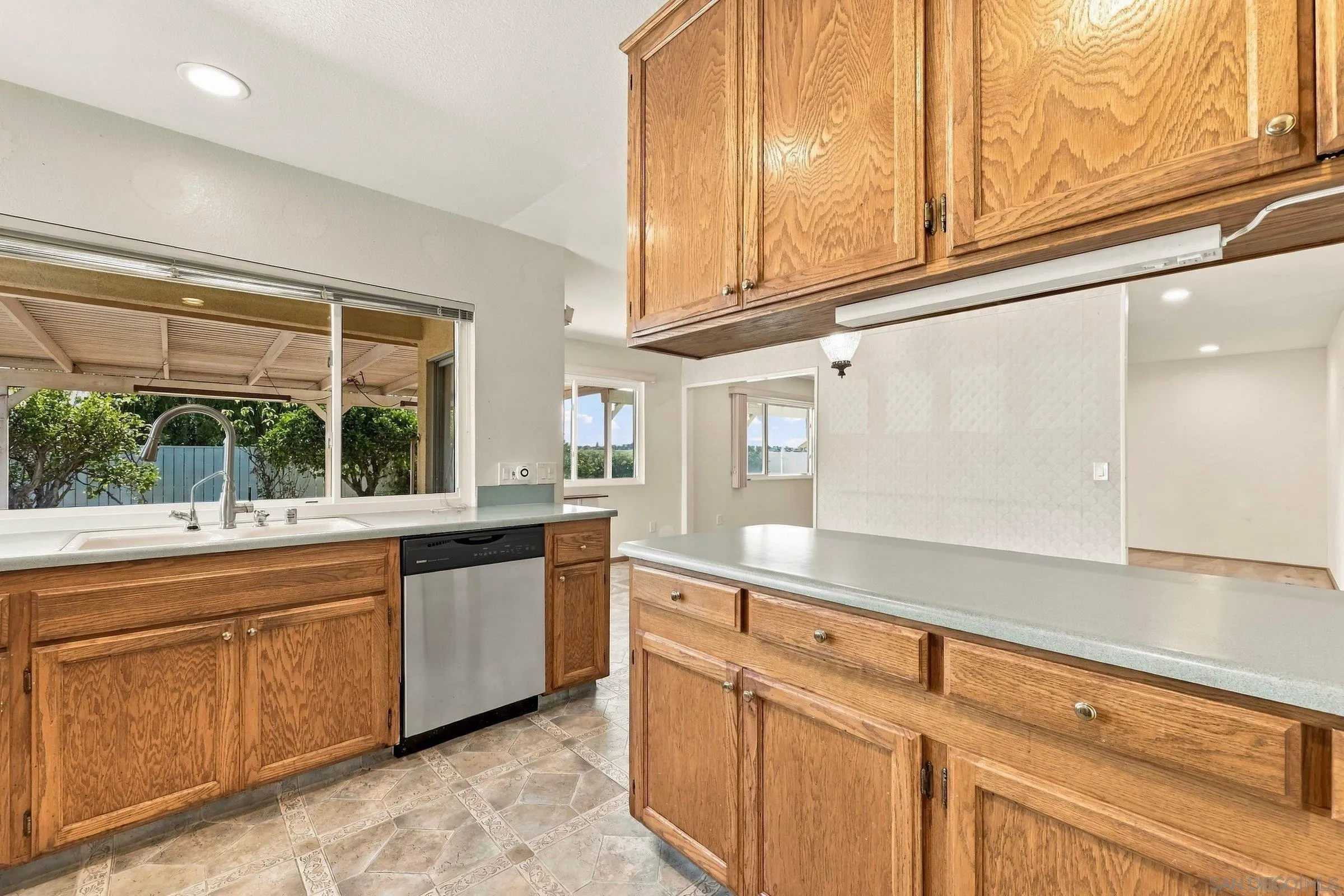 https://cdn.realtyfeed.com/cdn/127/260025123/a4657be5aef1e1d8738c7227b5fc06f5.webp