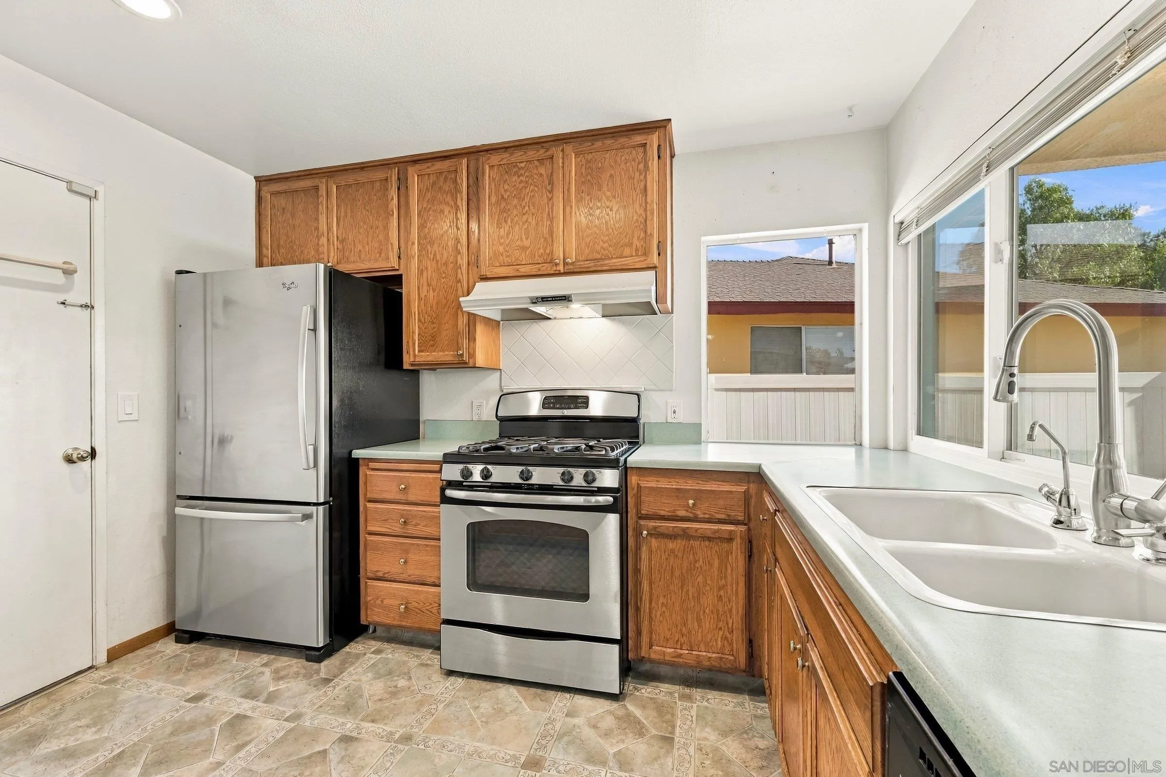 https://cdn.realtyfeed.com/cdn/127/260025123/d6cdb9fd027a29466d0824a5300e53cf.webp