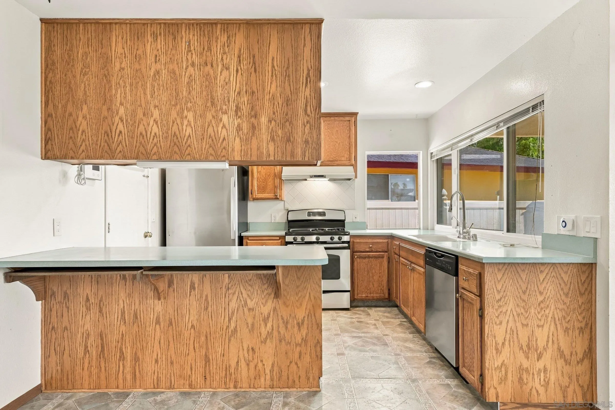 https://cdn.realtyfeed.com/cdn/127/260025123/e4562408d95b44bf5faefa64df84e940.webp