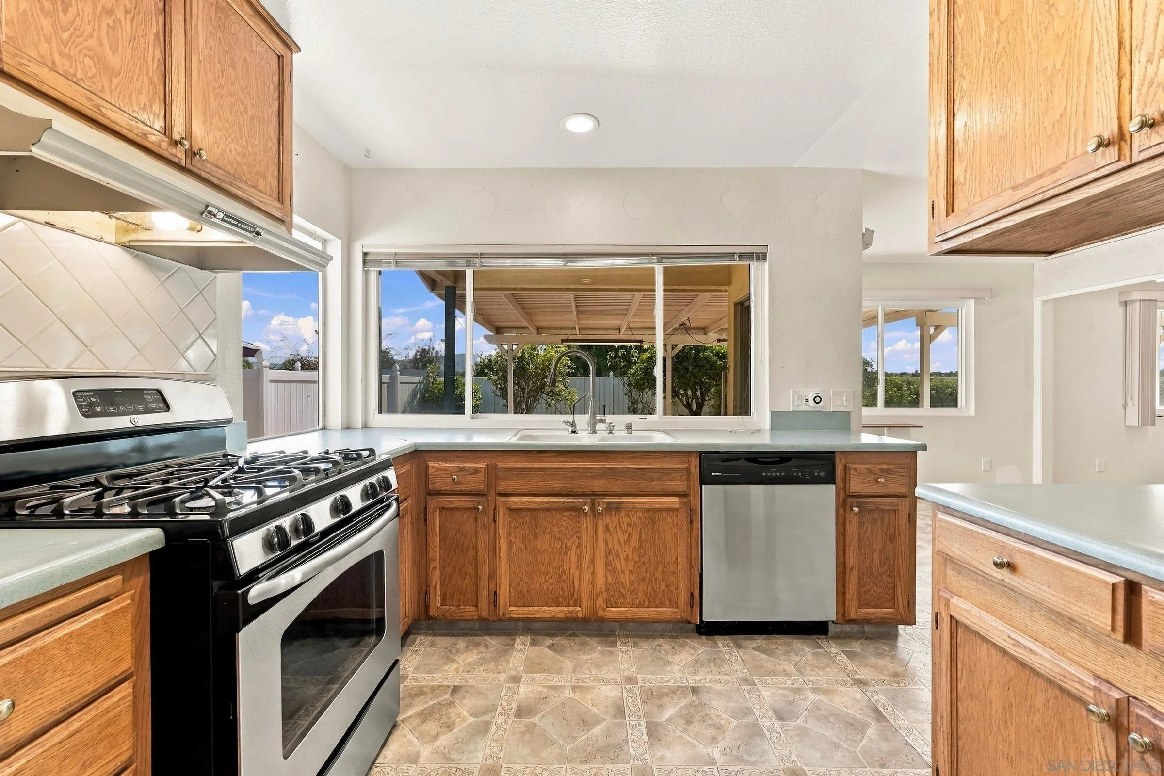 https://cdn.realtyfeed.com/cdn/127/260025123/e85e98f5725ef6c0cc14927a8868f275.webp