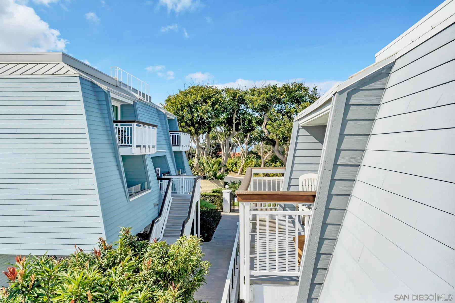 https://cdn.realtyfeed.com/cdn/127/260025125/b1c6421947a5127795299fc3a26b9b7d.webp