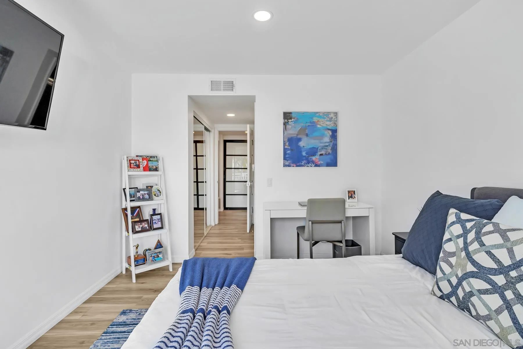 https://cdn.realtyfeed.com/cdn/127/260025125/c043a26f45ccc5e8a9c335b310ee0473.webp