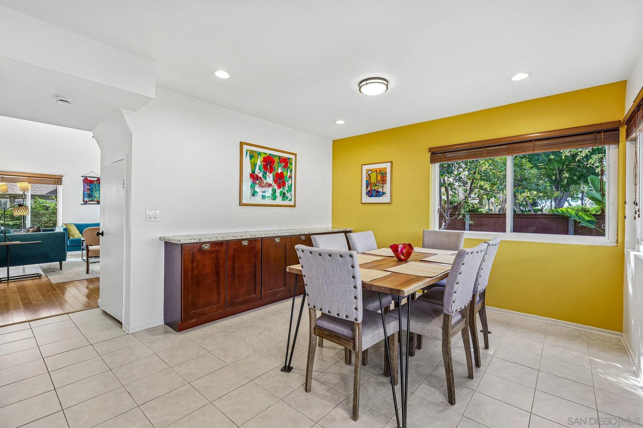 https://cdn.realtyfeed.com/cdn/127/260025130/6df17a28f96fd55977c8c8bb6686defe.webp