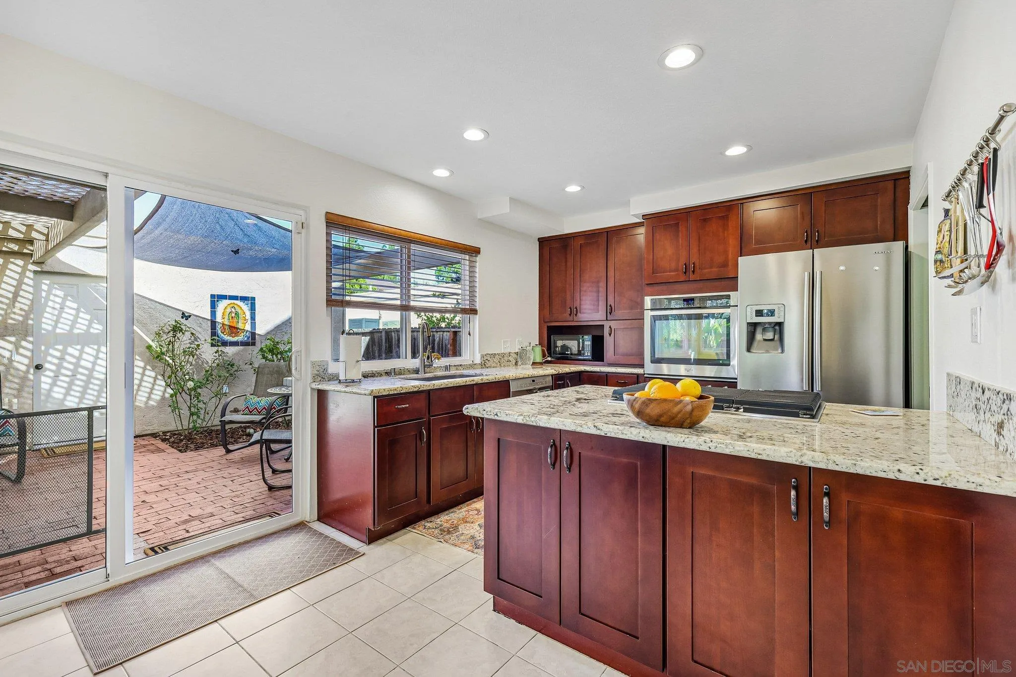 https://cdn.realtyfeed.com/cdn/127/260025130/831b1380870f4b20ec43384280b0d3de.webp