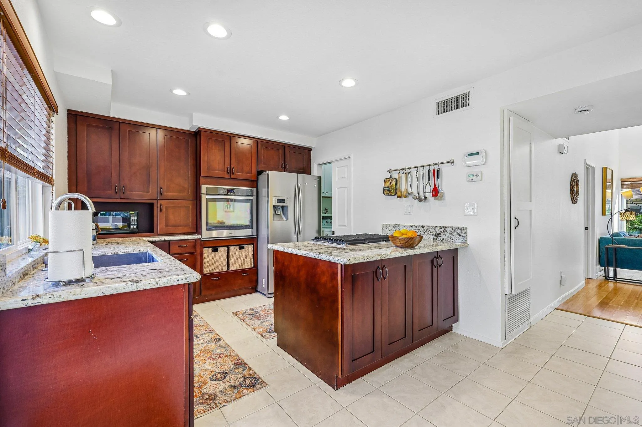 https://cdn.realtyfeed.com/cdn/127/260025130/b40e378be0463846a7d360007a7c4795.webp