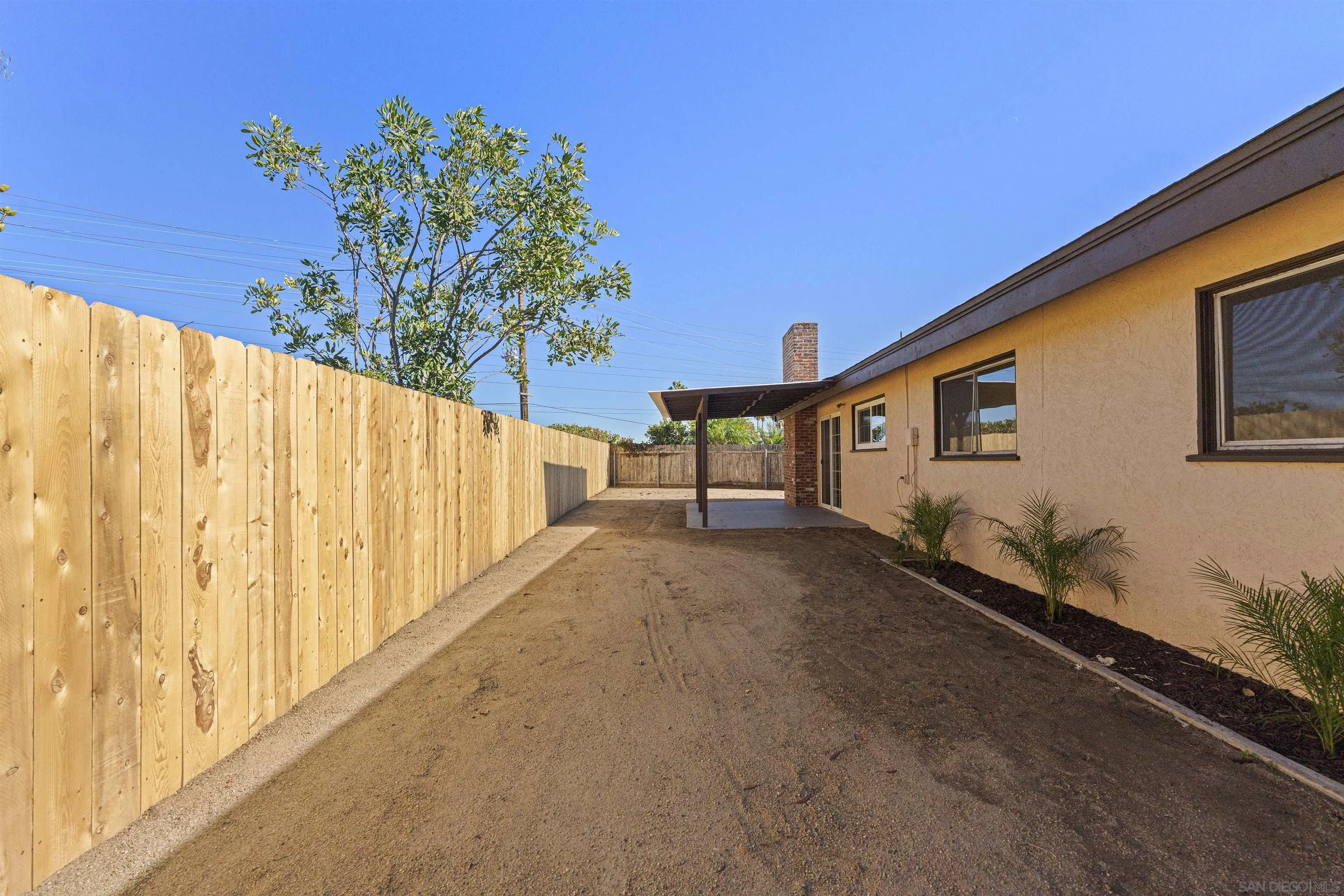 https://cdn.realtyfeed.com/cdn/127/260025140/2355ded847b499ea84c51dfa116077c0.webp