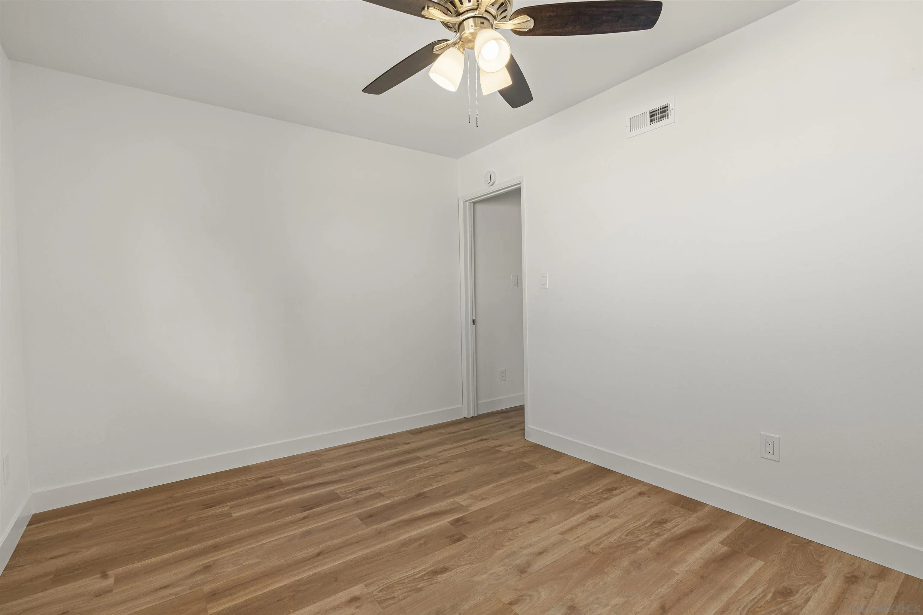 https://cdn.realtyfeed.com/cdn/127/260025140/461db716ec3f03920e2e65694dc1f25d.webp